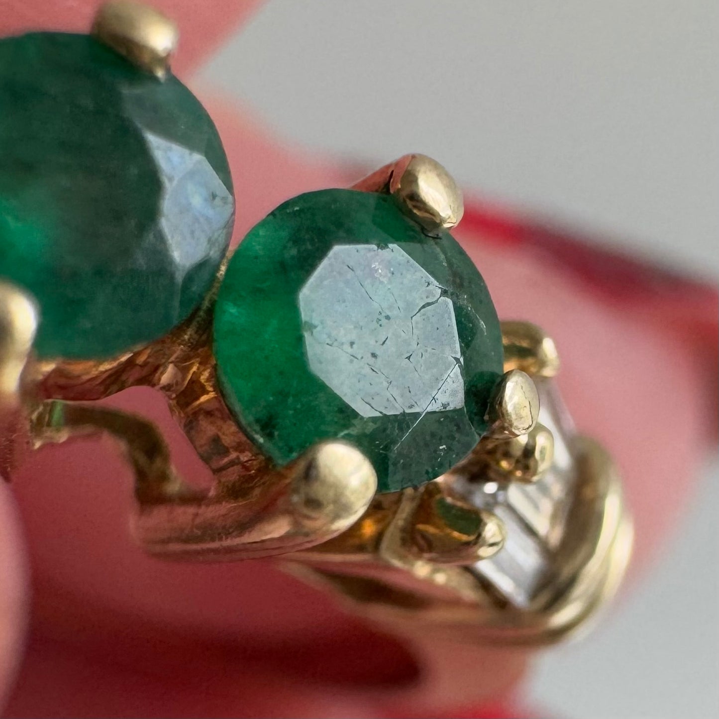 V I N T A G E // three times the envy / 10k + emerald + baguette diamond stacking ring / size 7