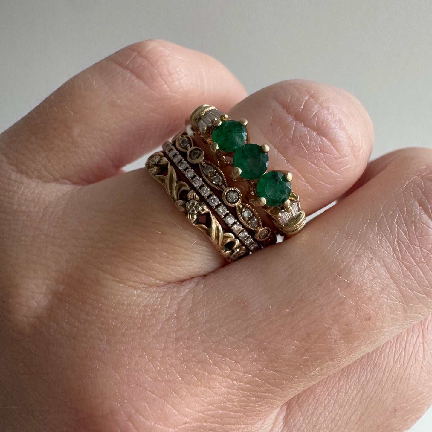 V I N T A G E // three times the envy / 10k + emerald + baguette diamond stacking ring / size 7