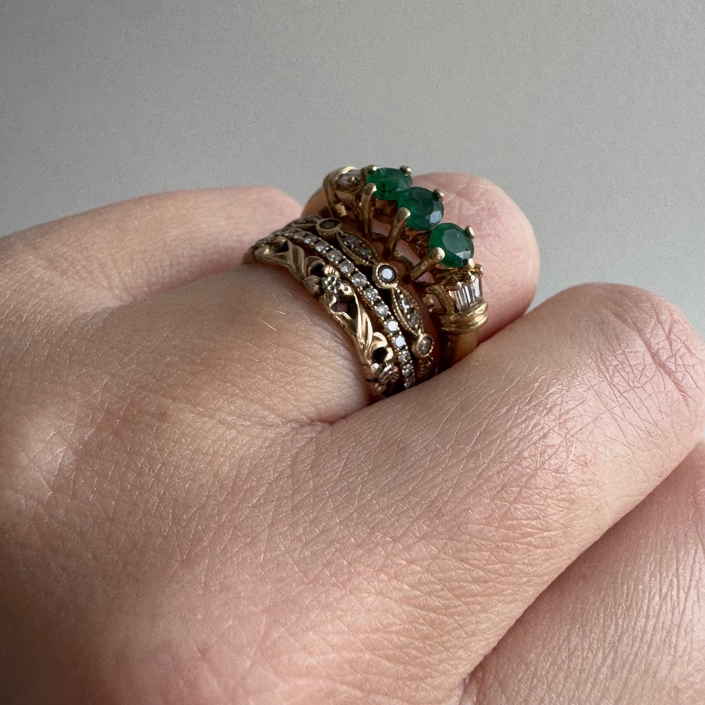 V I N T A G E // three times the envy / 10k + emerald + baguette diamond stacking ring / size 7