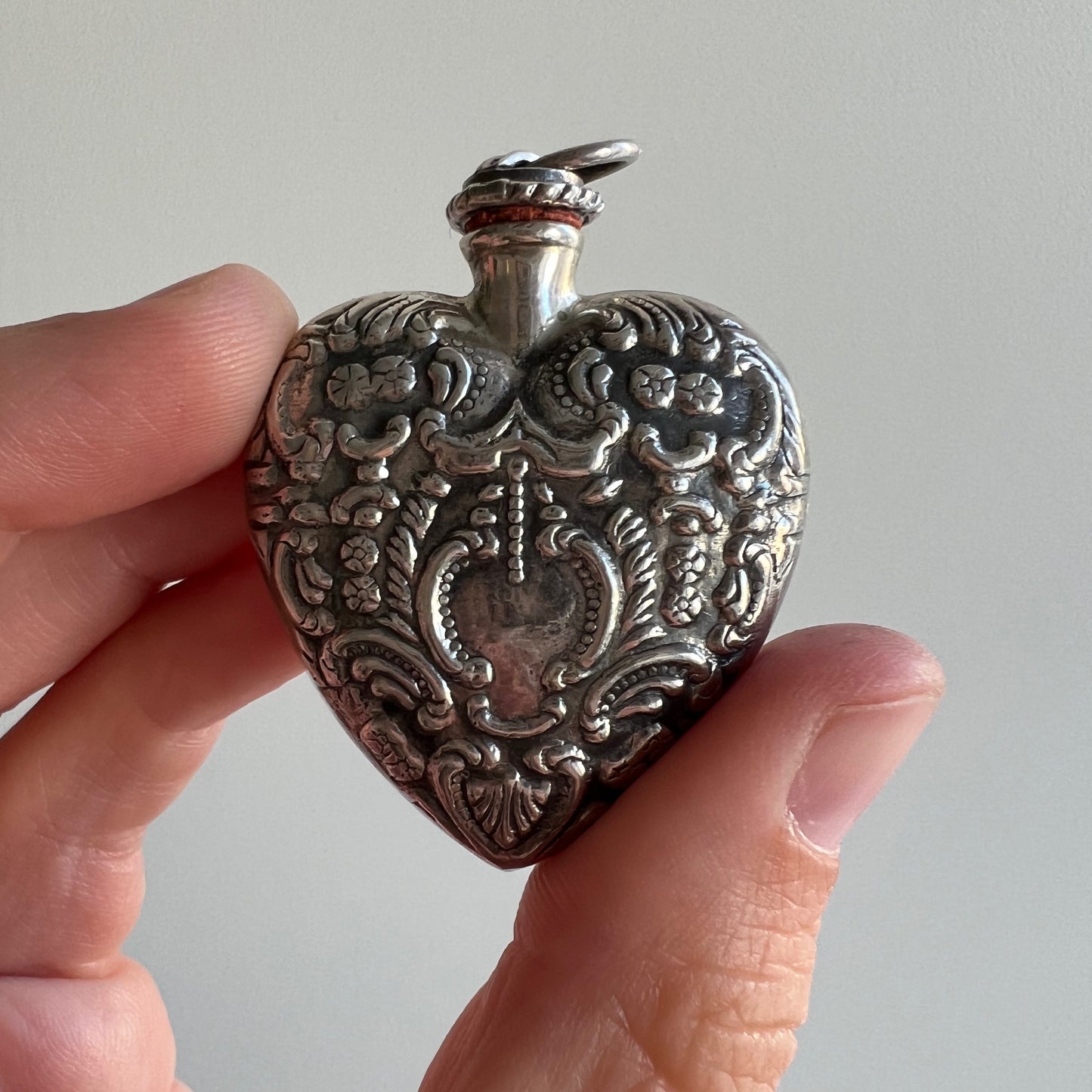 V I N T A G E // scent of the heart / sterling silver victorian style chatelaine vinaigrette perfume / a pendant