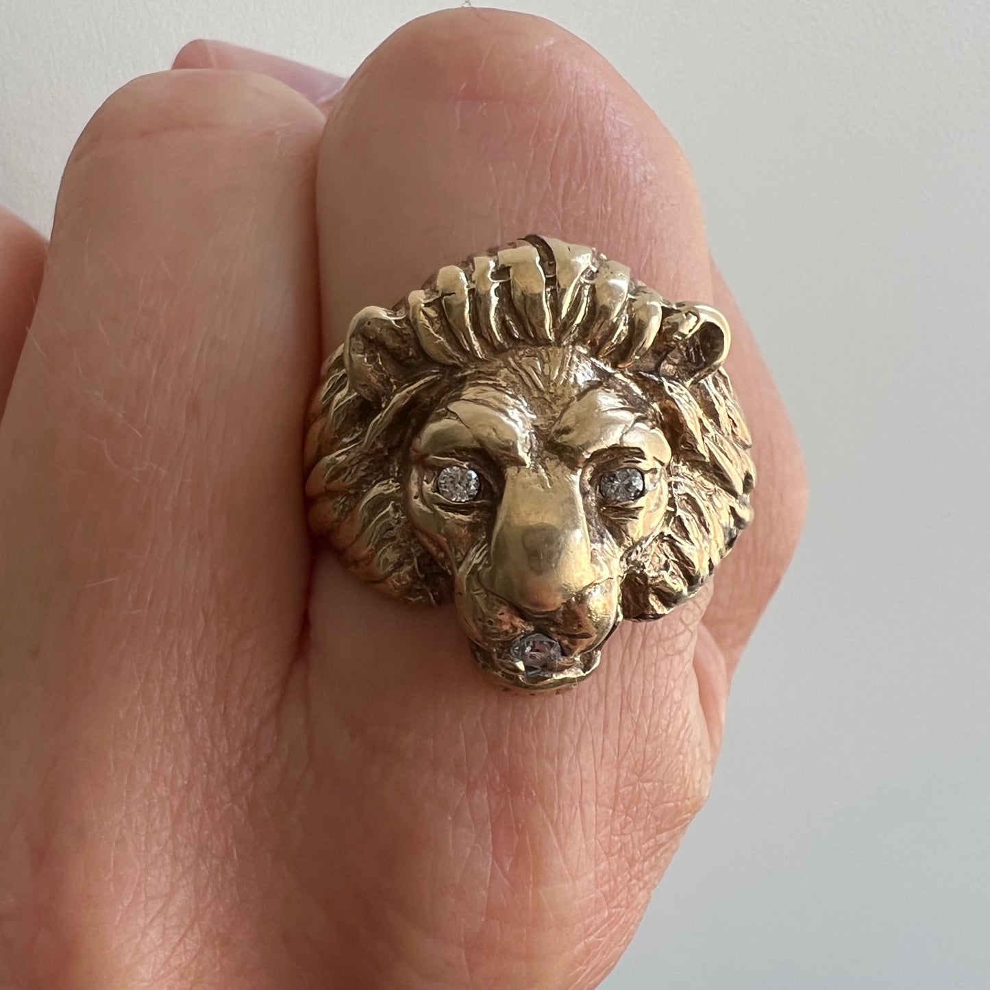 V I N T A G E // classic beast / solid 10k yellow gold and diamond lion ring / size 10