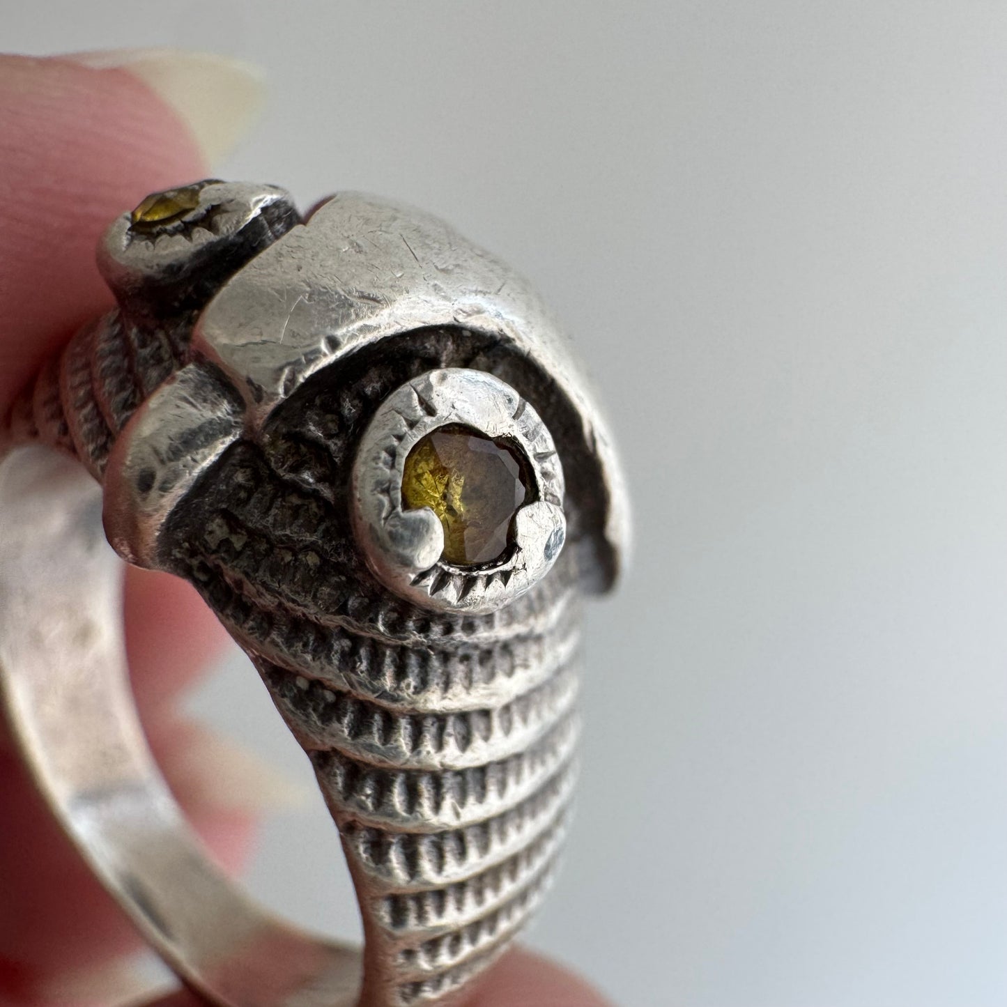V I N T A G E // sage owl / sterling silver and yellow stone owl dome ring / size 4.75