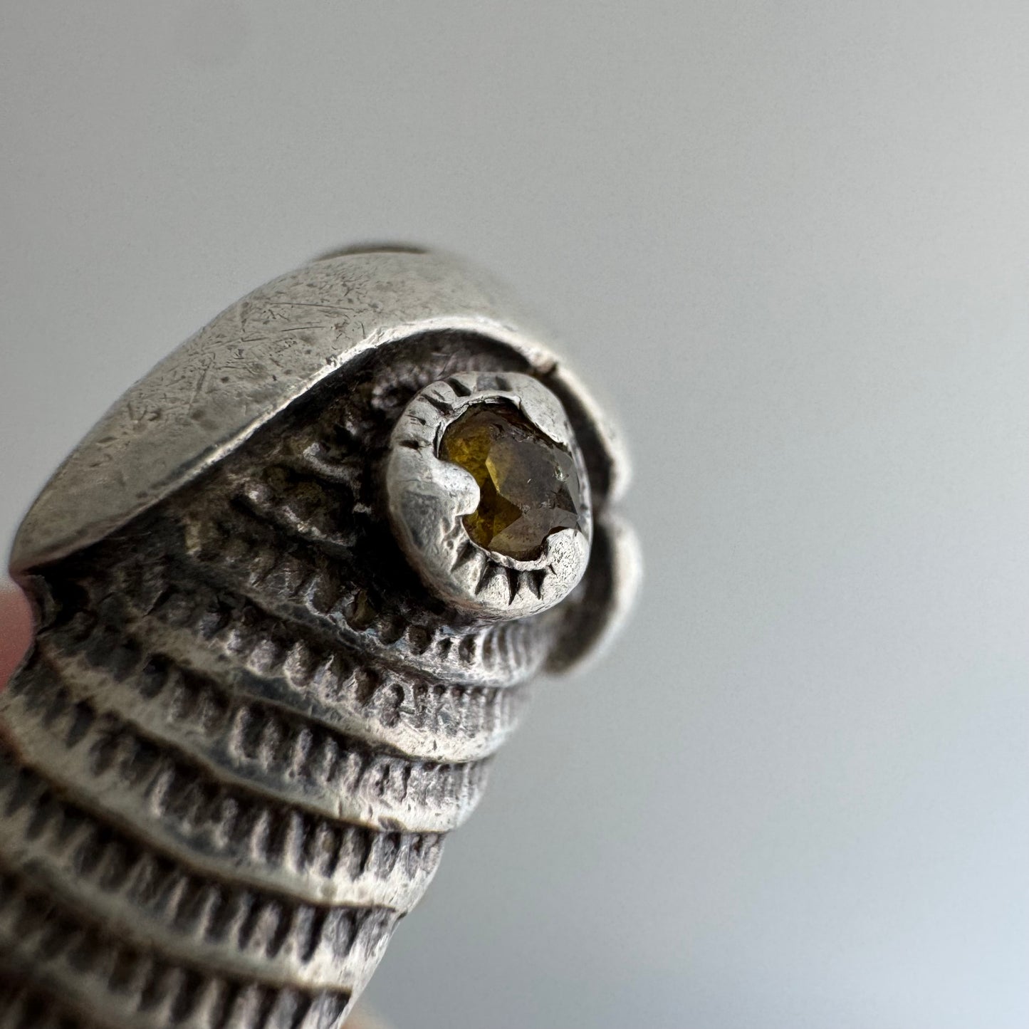V I N T A G E // sage owl / sterling silver and yellow stone owl dome ring / size 4.75