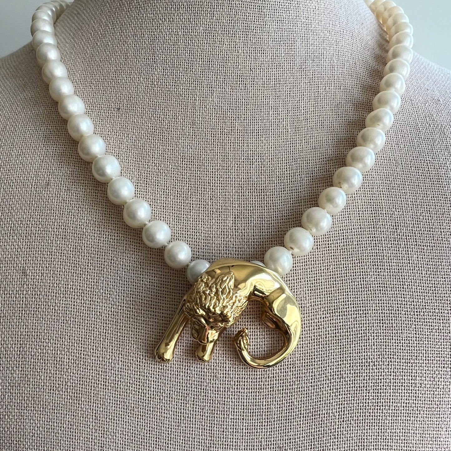 V I N T A G E // regal beast / 14k and pearl lion pendant necklace / 18.25"