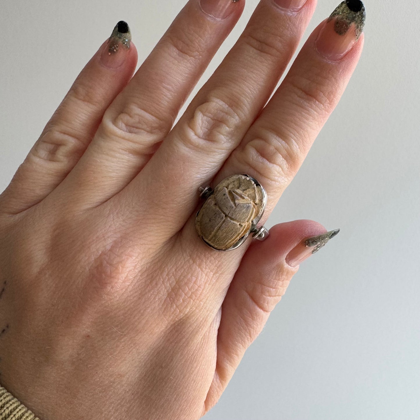 V I N T A G E // dynamic beetle / sterling silver scarab spinner ring or pendant / size 8ish