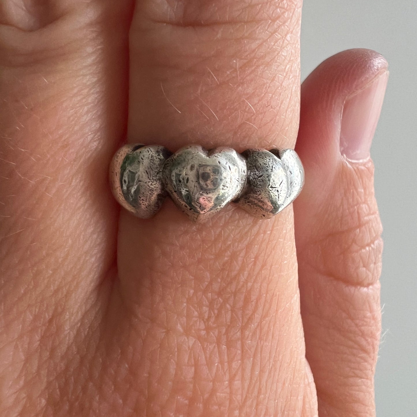 V I N T A G E // past present and future love / sterling silver heart trilogy ring / size 7