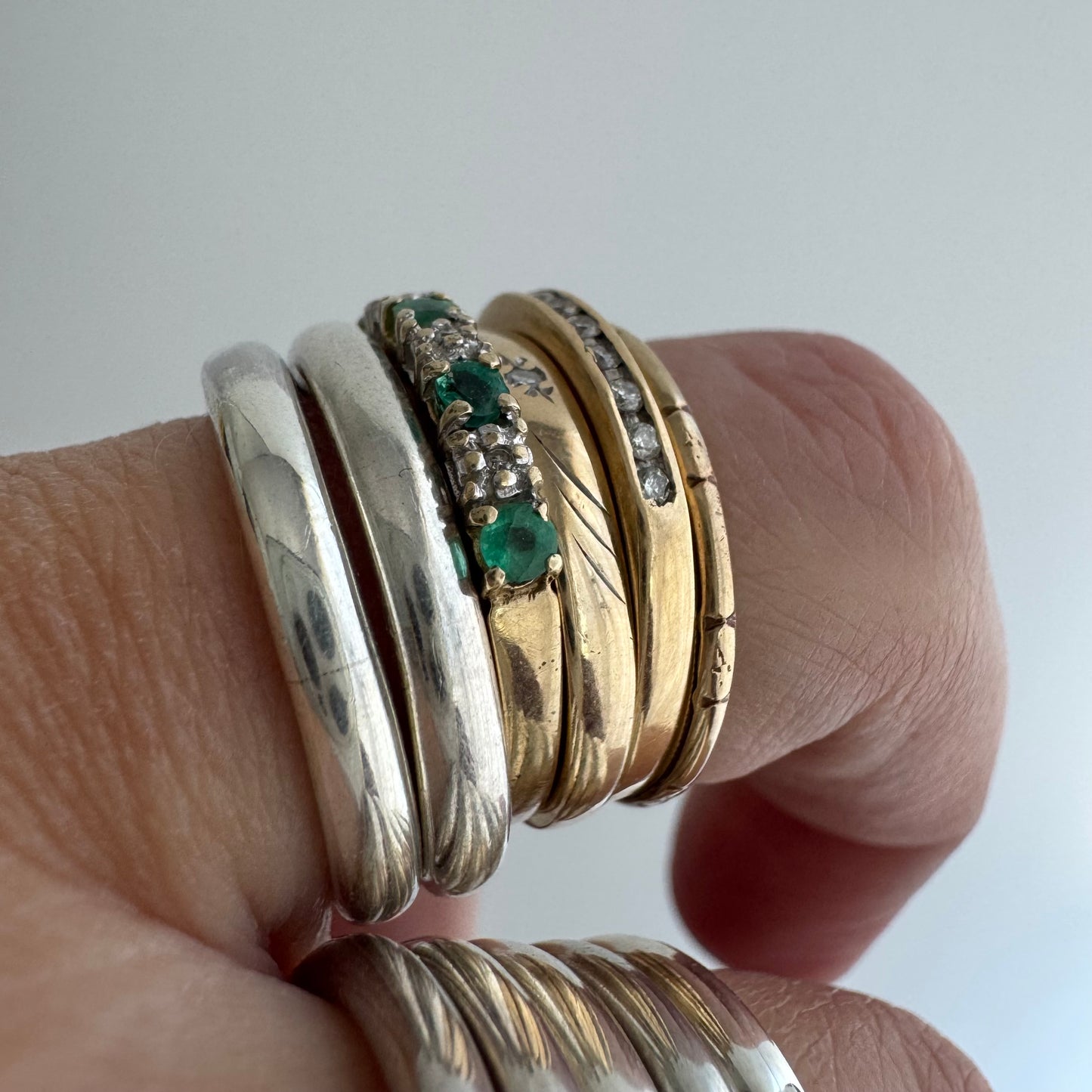 V I N T A G E // enviable green / 10k + emerald + diamond stacking band / size 7