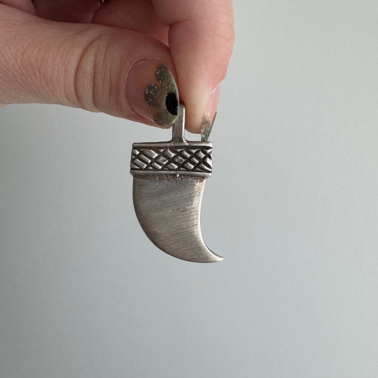 V I N T A G E // silver talon / sterling silver tusk or talon / a pendant