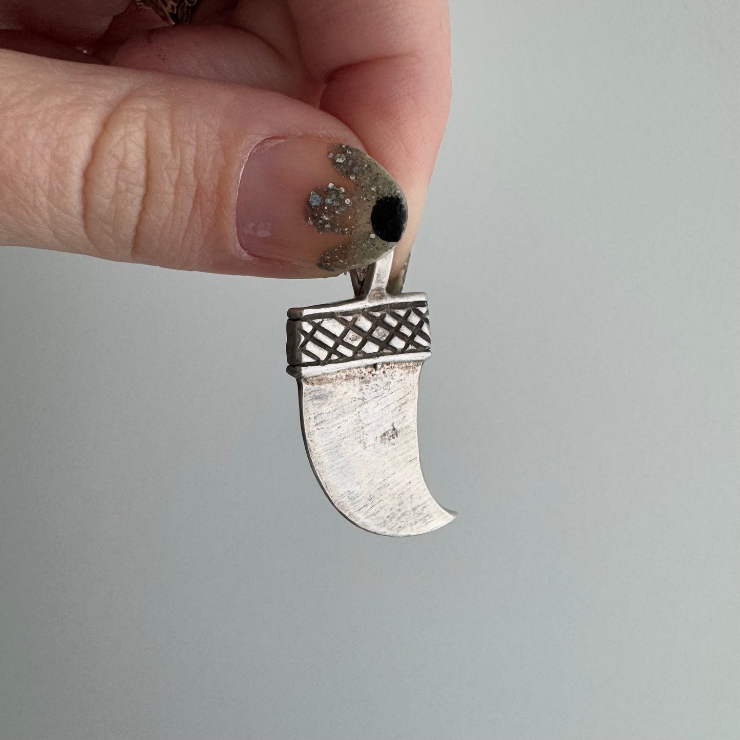 V I N T A G E // silver talon / sterling silver tusk or talon / a pendant