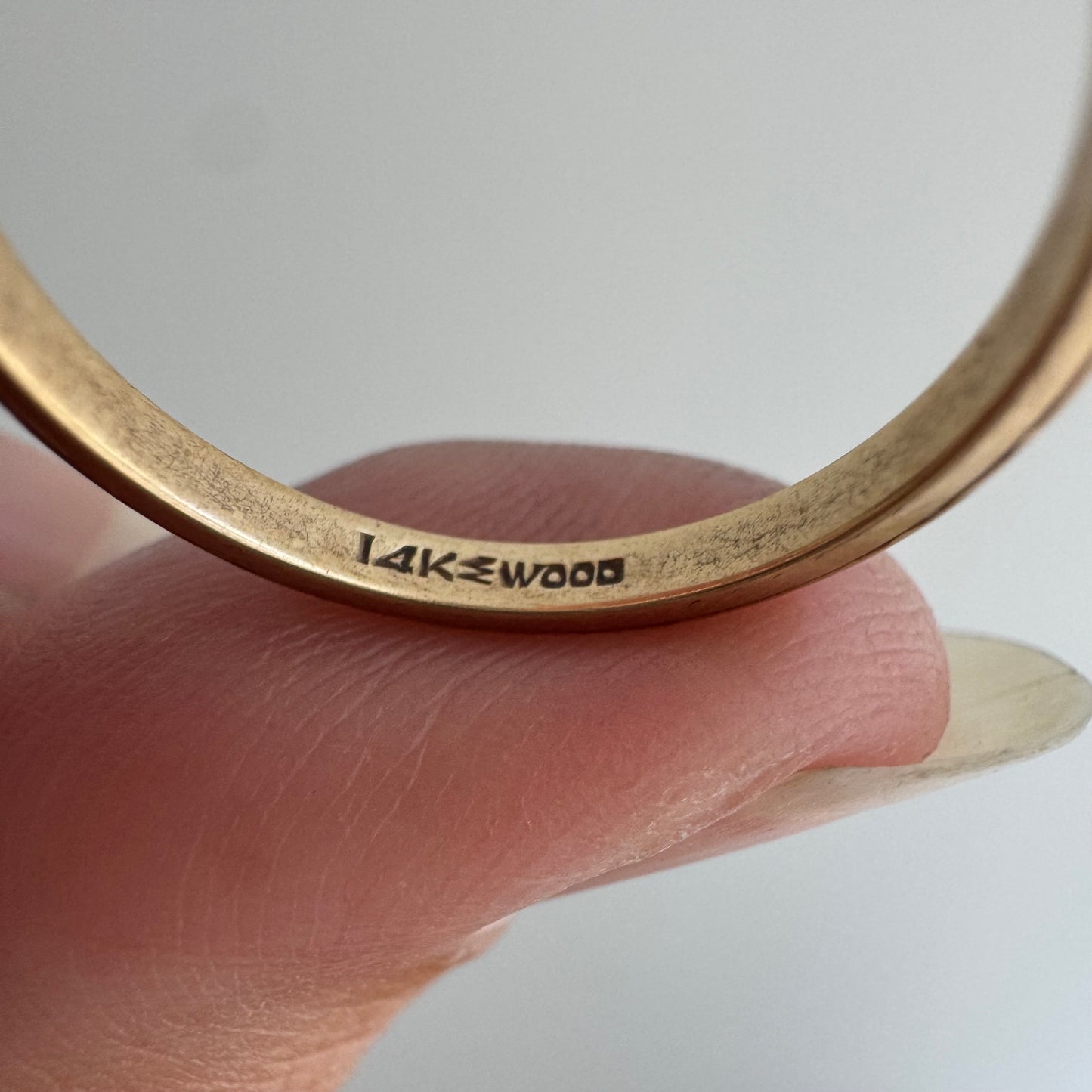 V I N T A G E // blooming pipe cut skinny donut / solid 14k yellow gold floral patterned thin eternity wedding band by JR Wood / size 6.25