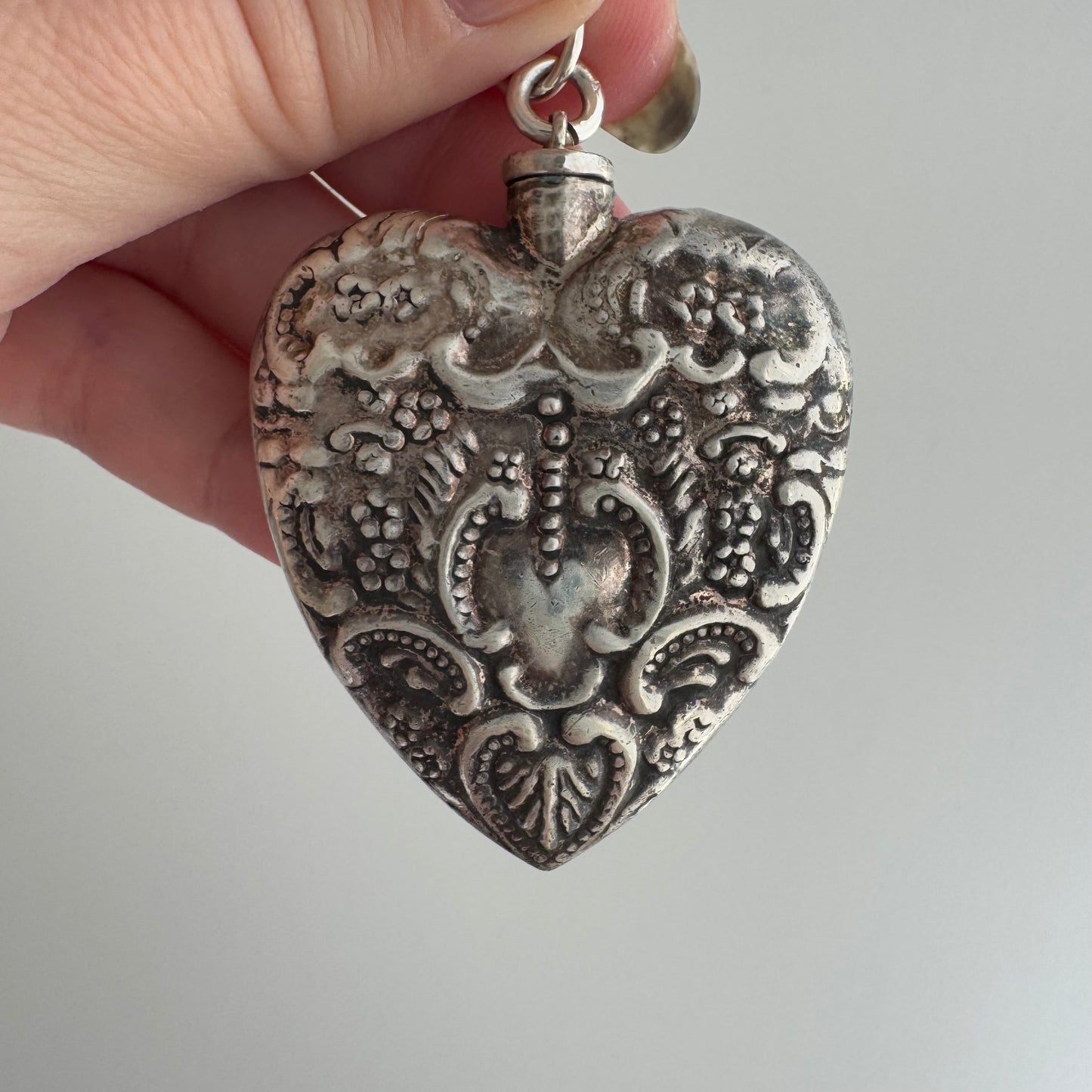 V I N T A G E // scent of the heart / sterling silver victorian style vinaigrette chatelaine / a heart pendant