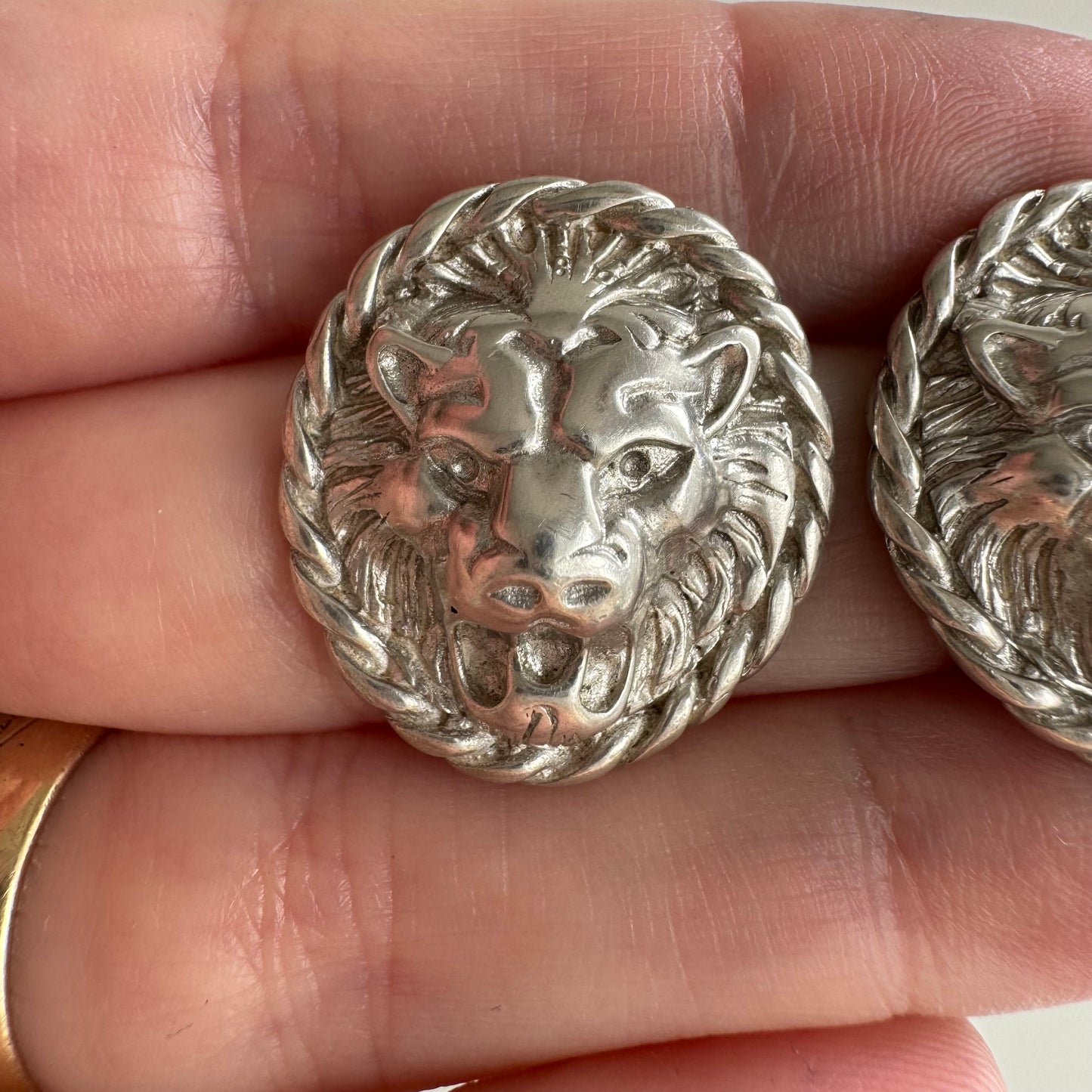 V I N T A G E // rope framed roar / sterling silver roaring lion faces / post earrings