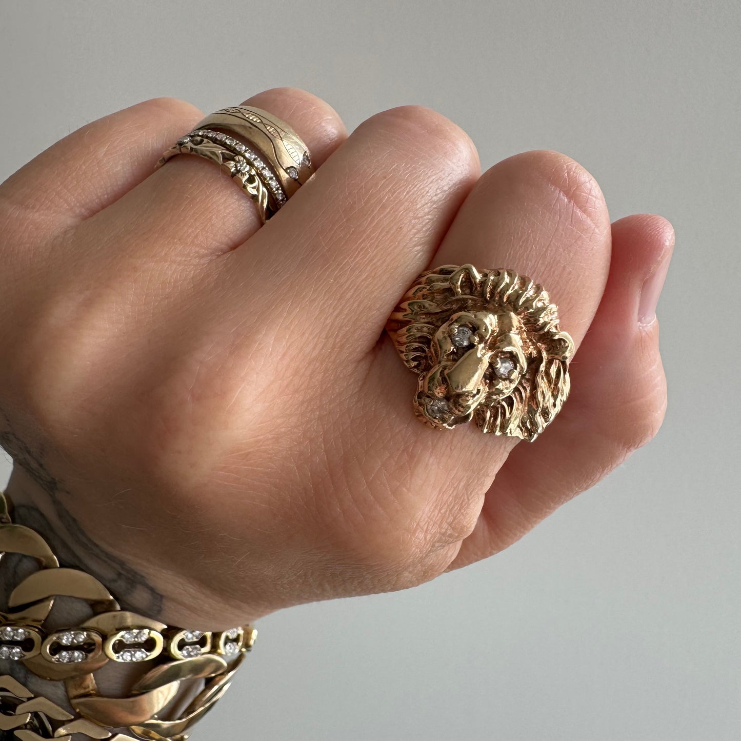 V I N T A G E // classic beast / solid 10k yellow gold and diamond lion ring / size 12.25