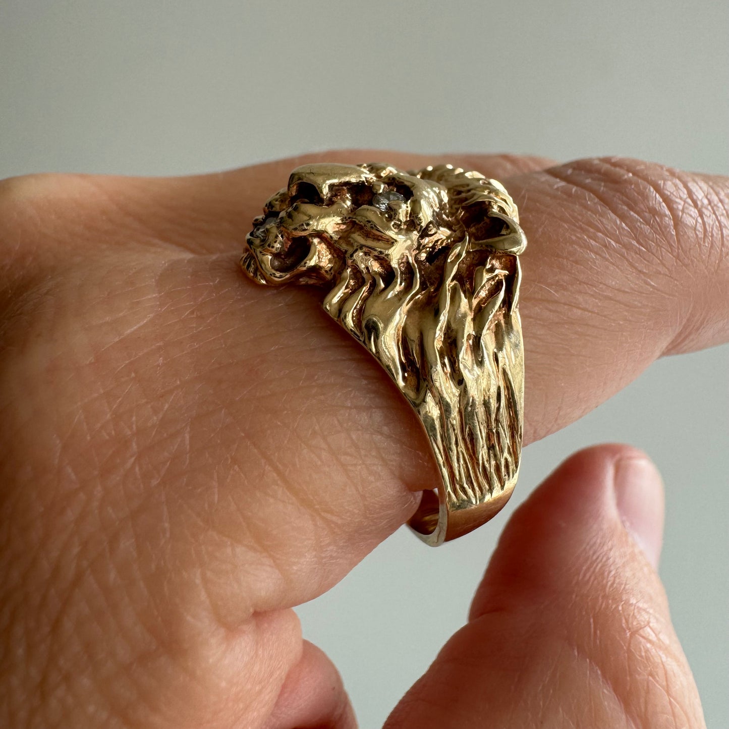 V I N T A G E // classic beast / solid 10k yellow gold and diamond lion ring / size 12.25