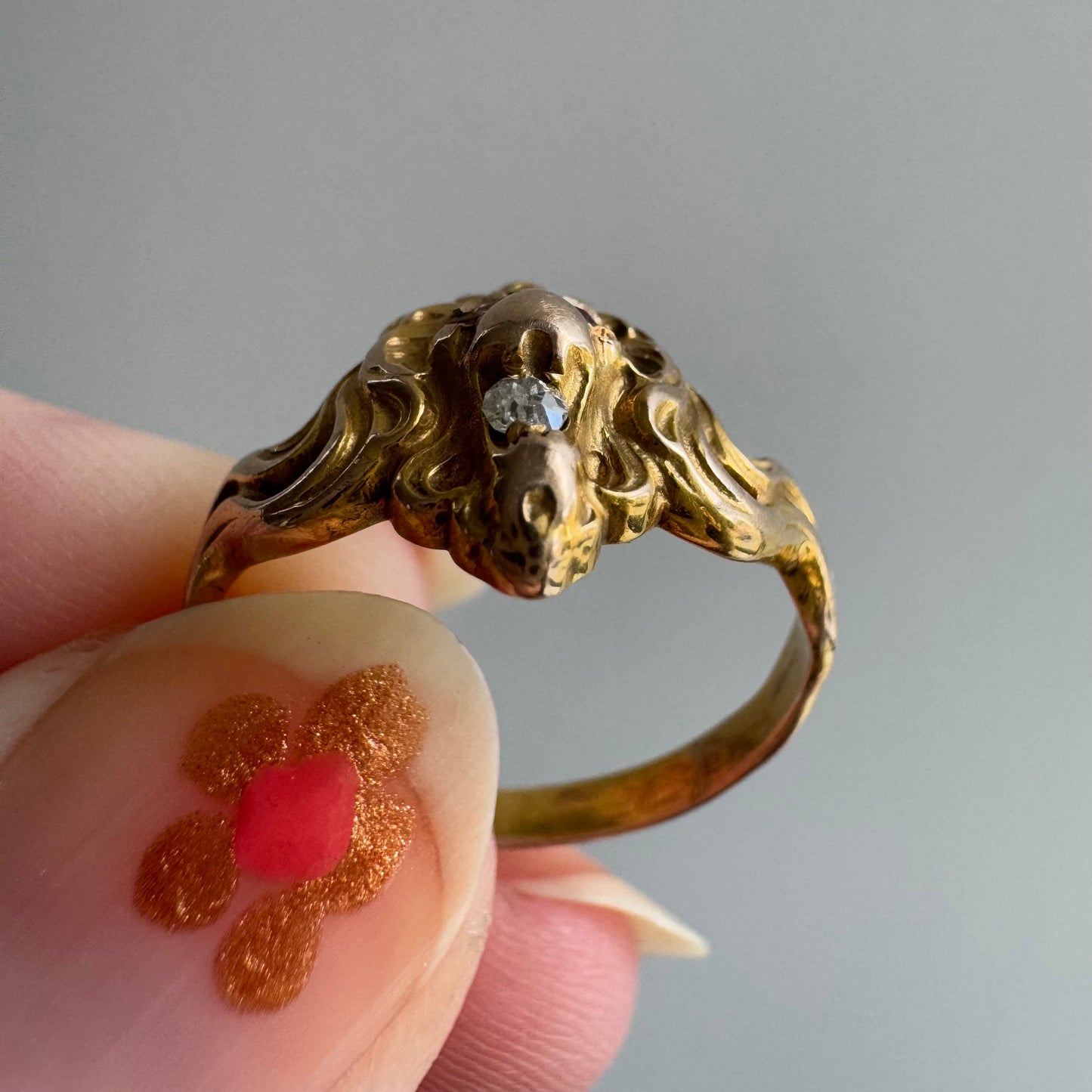 A N T I Q U E // victorian roar / bloomed 10k gargoyle lion with diamond and red eyes / size 6