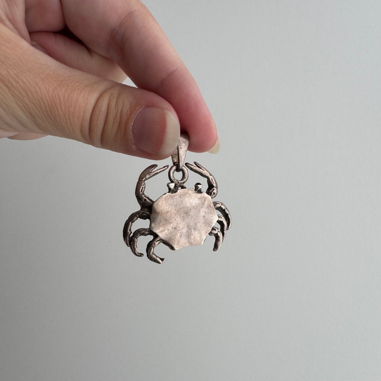 V I N T A G E // cutest crab / sterling silver detailed 3D crab / a large pendant