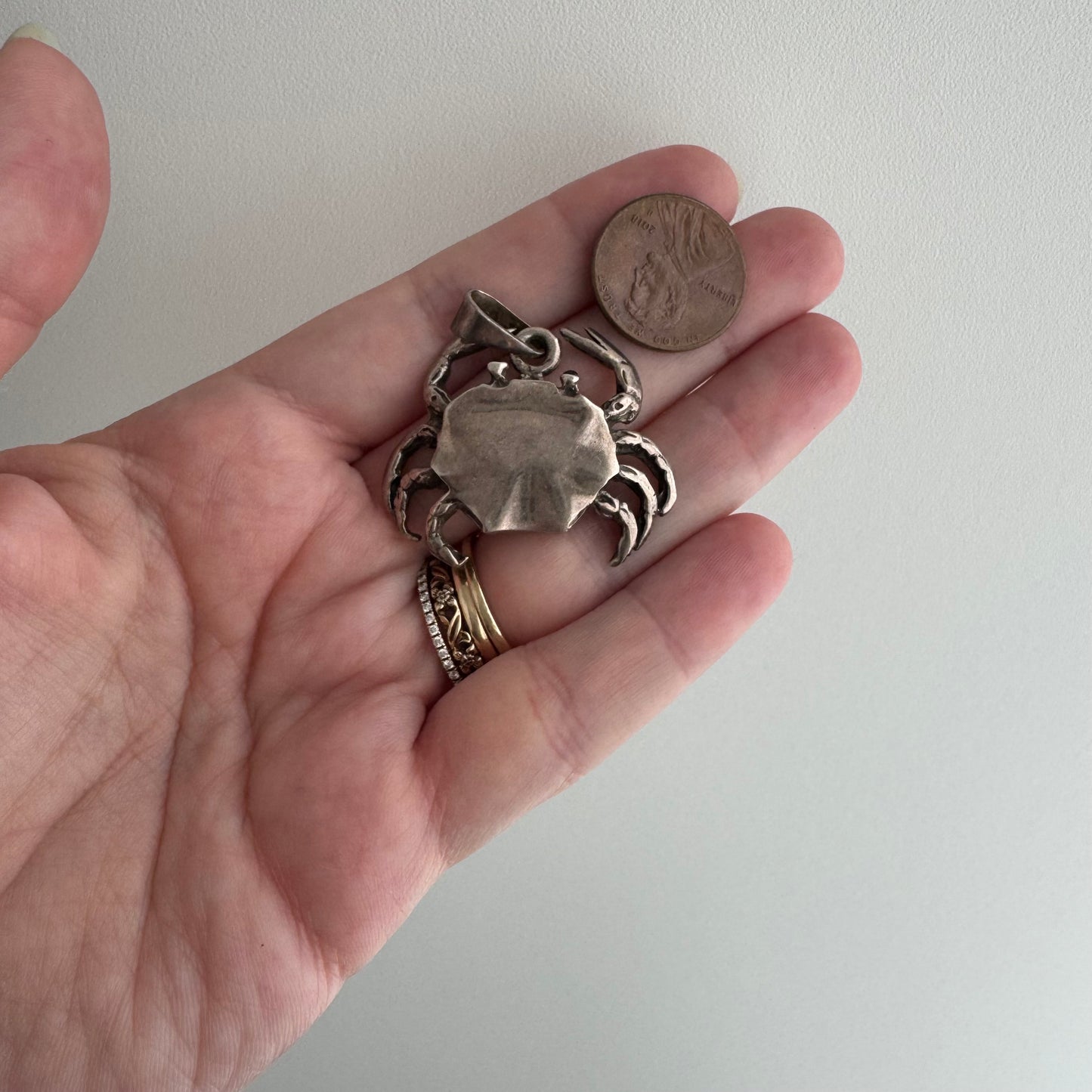 V I N T A G E // cutest crab / sterling silver detailed 3D crab / a large pendant