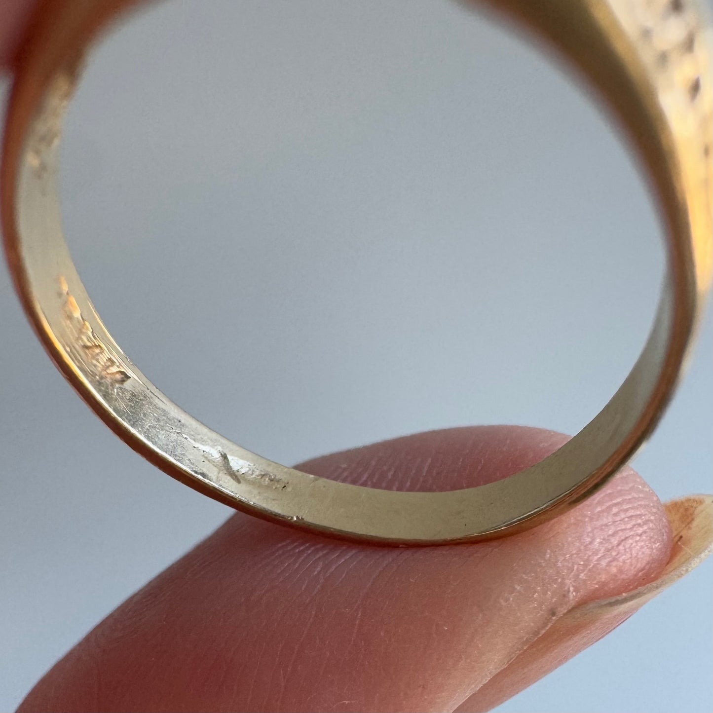 V I N T A G E // love is all around / 14k gold and diamond LOVE ring / size 6