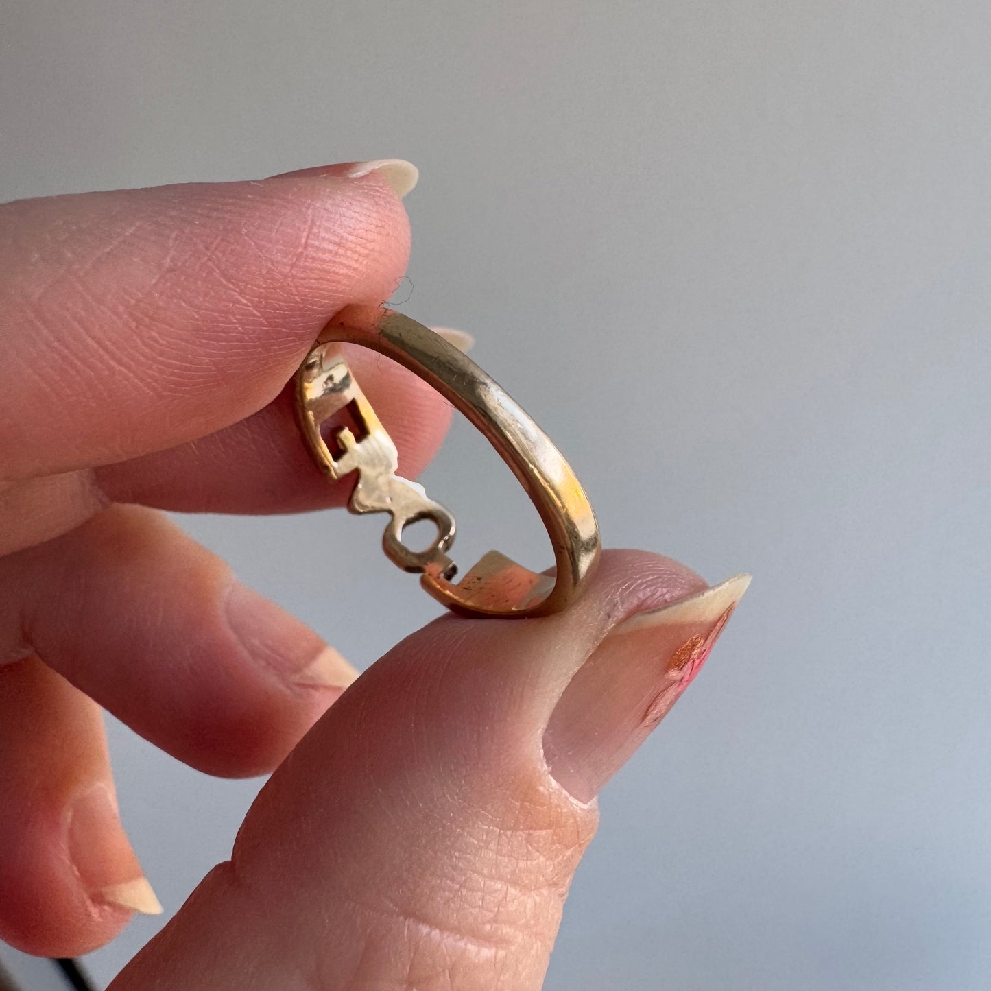 V I N T A G E // bold LOVE / 9k yellow gold LOVE word ring / size 6.25