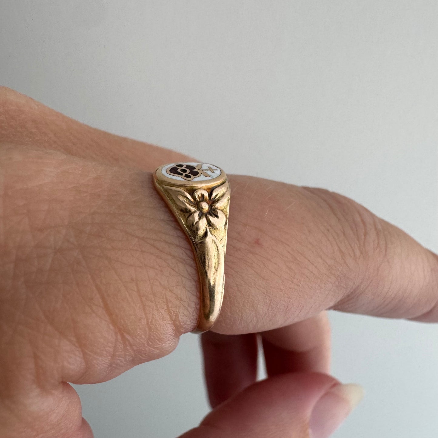 A N T I Q U E // sacred heart / 10k and enamel religious symbols signet ring / size 6.75+