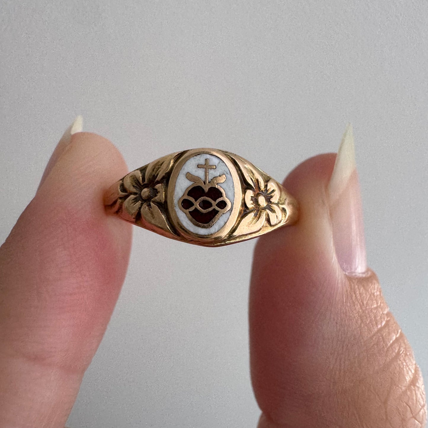A N T I Q U E // sacred heart / 10k and enamel religious symbols signet ring / size 6.75+