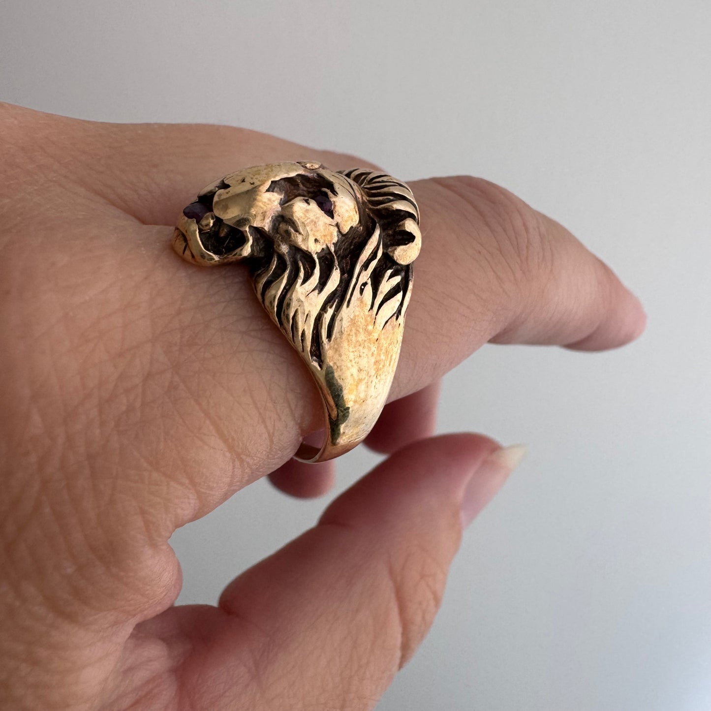 V I N T A G E // ruby roar / 10k and luby lion face ring / size 10.75 to 11
