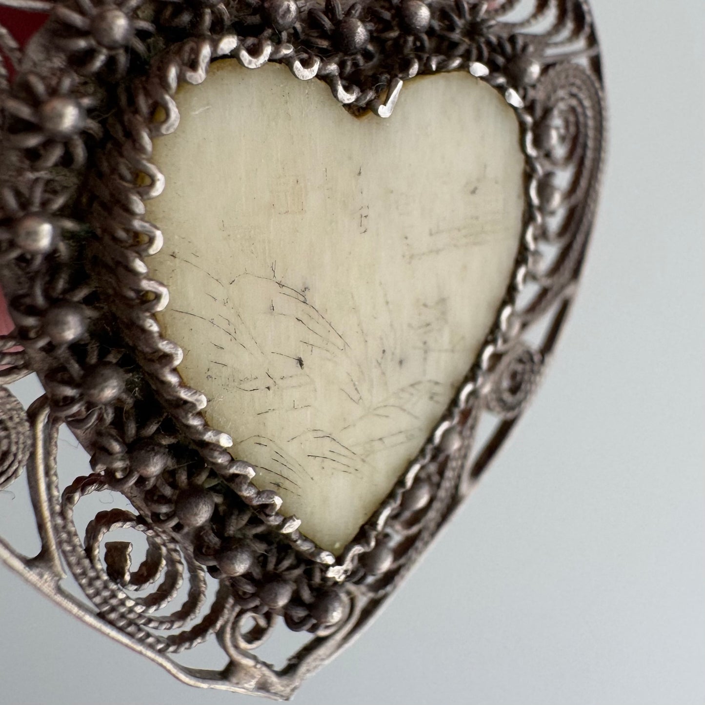 V I N T A G E // ornate heart / sterling silver filigree heart with carved bone cabochon / a pendant