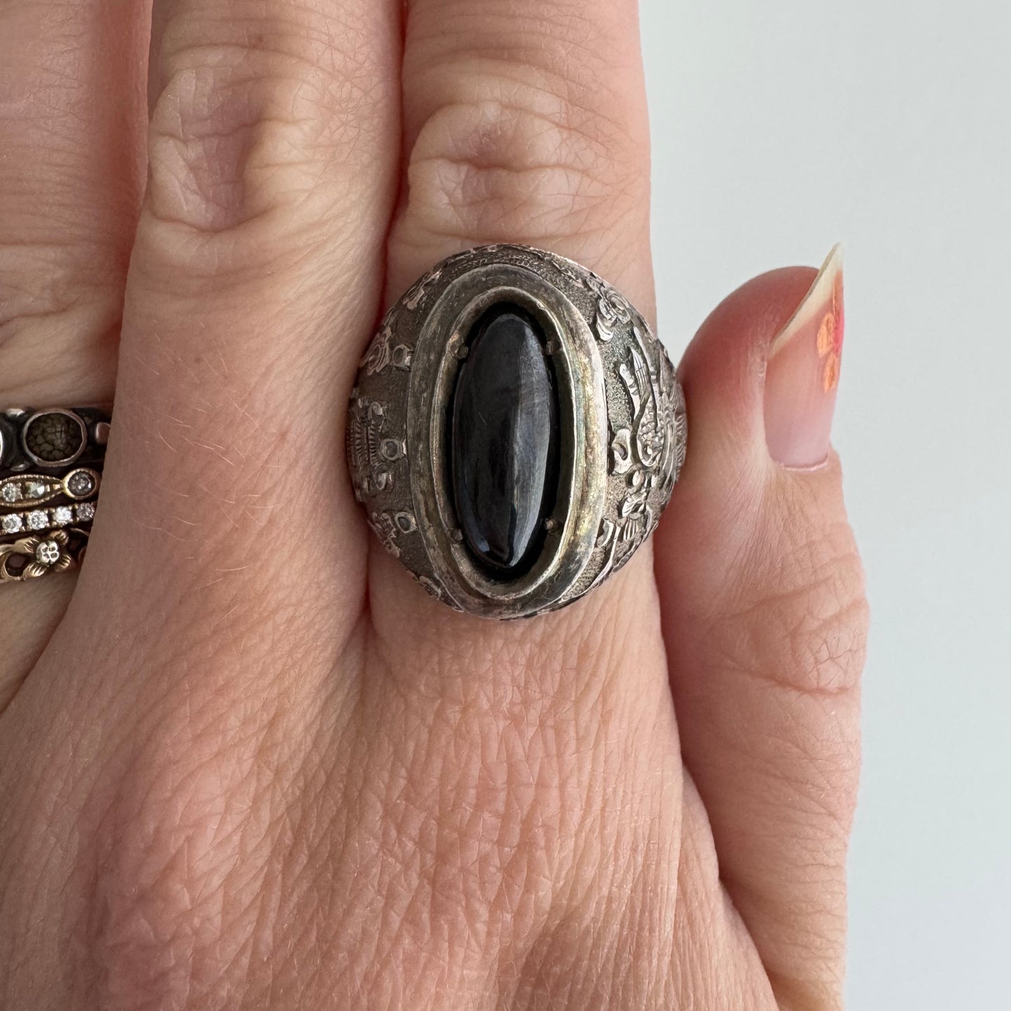 V I N T A G E // perfect pagoda / sterling silver and hematite dragon ring / size 8.25