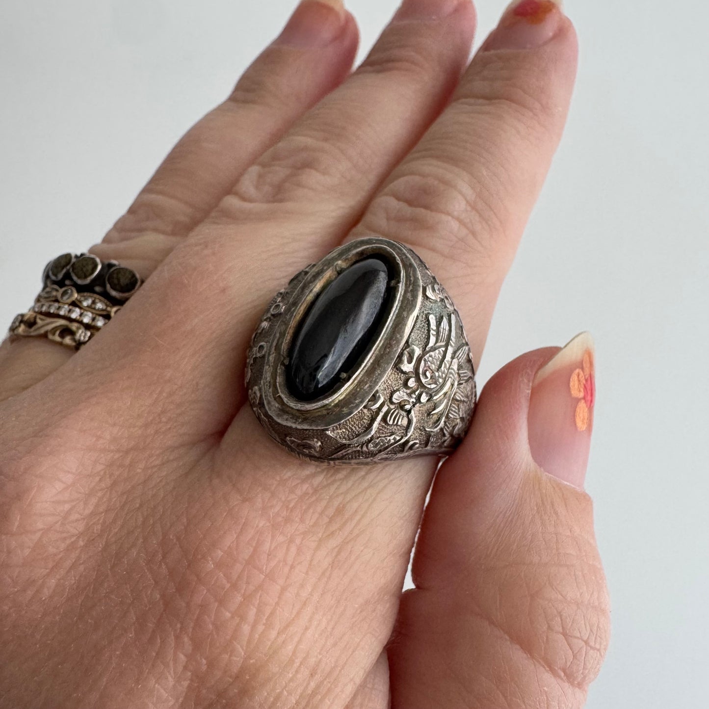 V I N T A G E // perfect pagoda / sterling silver and hematite dragon ring / size 8.25