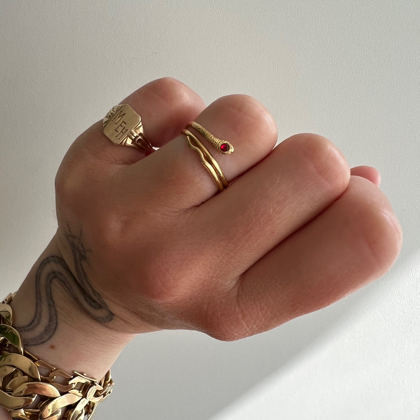 V I N T A G E // wrap around stacker / 18k yellow gold and red paste coiled snake ring / size 5.75-6