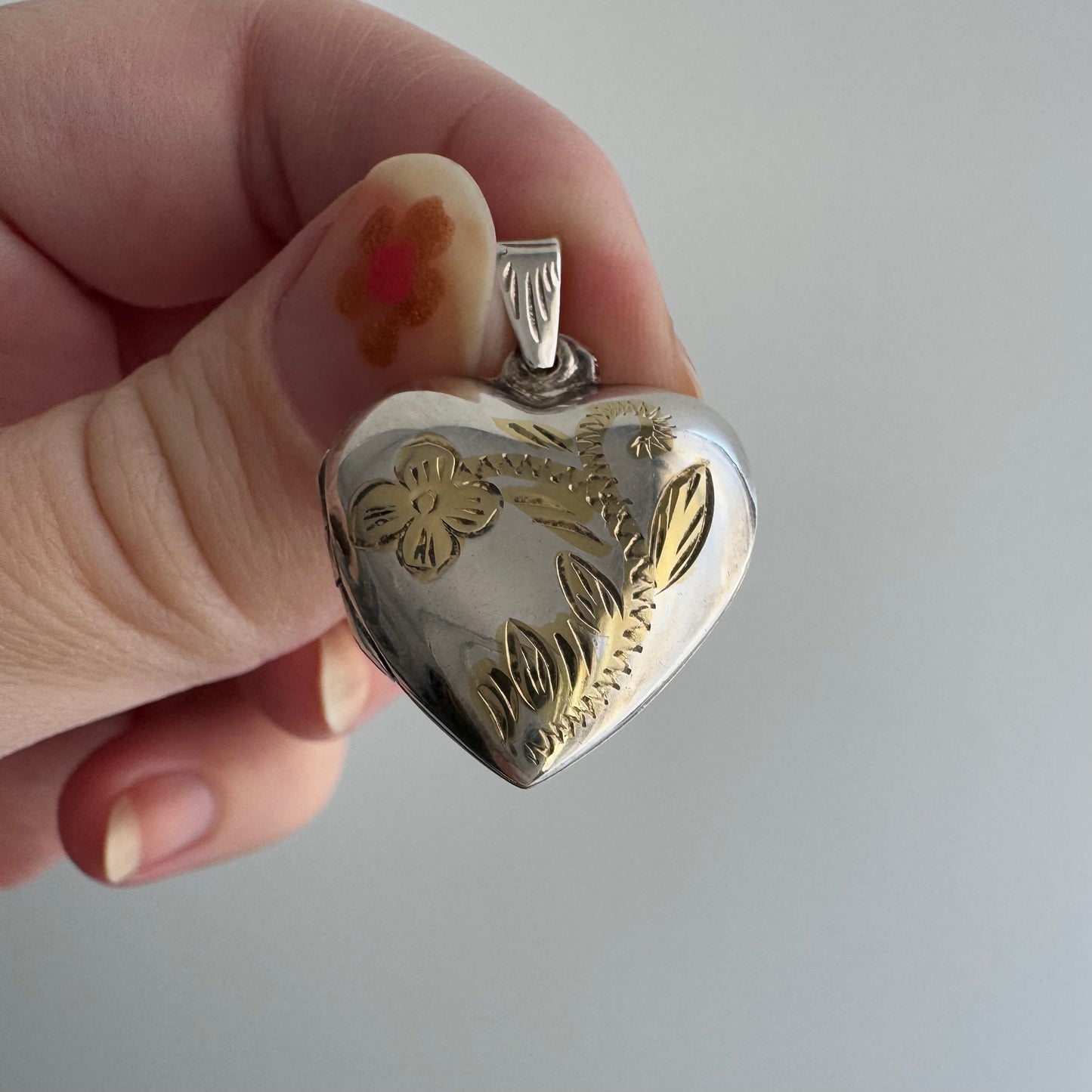 V I N T A G E // floral memories / sterling silver and gold vermeil floral heart locket / a pendant