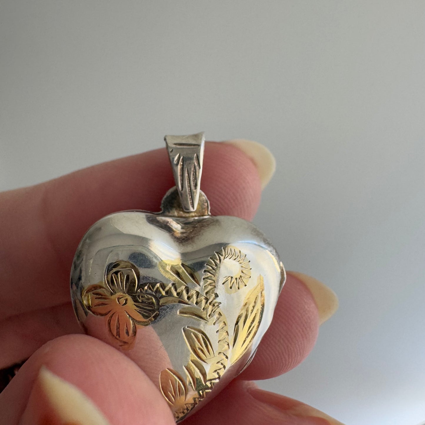 V I N T A G E // floral memories / sterling silver and gold vermeil floral heart locket / a pendant