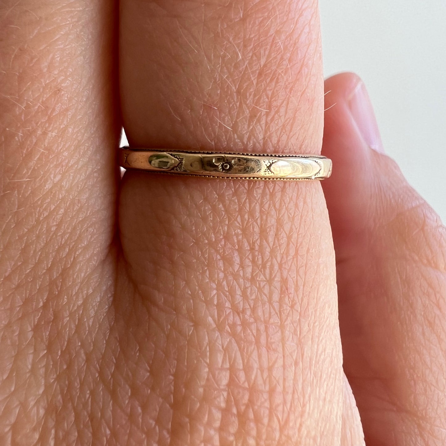 V I N T A G E // dogwood delight / 14k yellow gold floral patterned eternity band / size 6.5