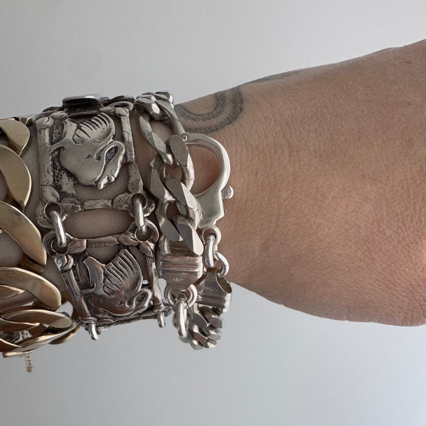 reimagined V I N T A G E // handcuff clasp / re-worked sterling silver chunky figaro chain bracelet / 8.75", 27.4g