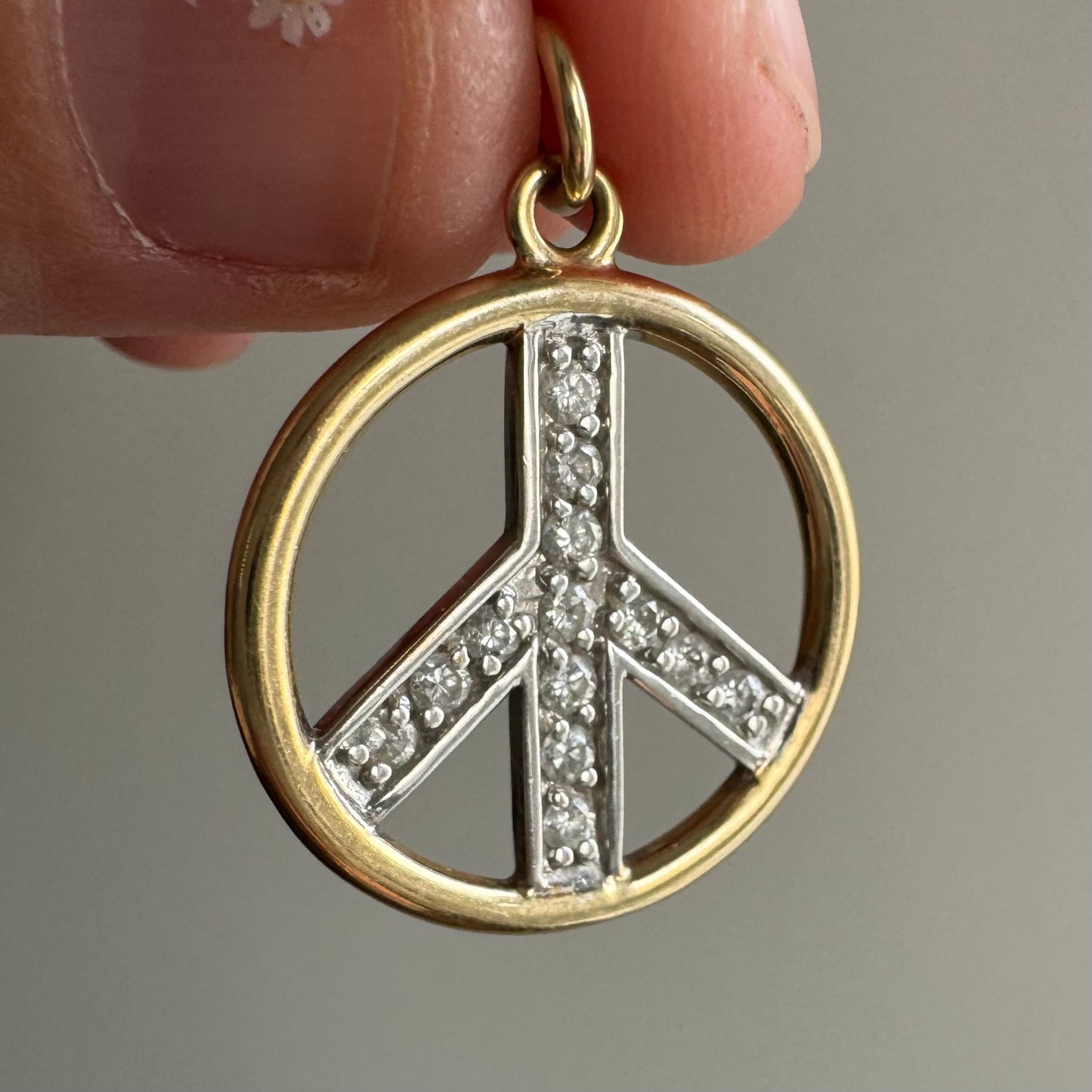 V I N T A G E // give peace a chance / 14k yellow and white gold with diamonds / peace sign pendant