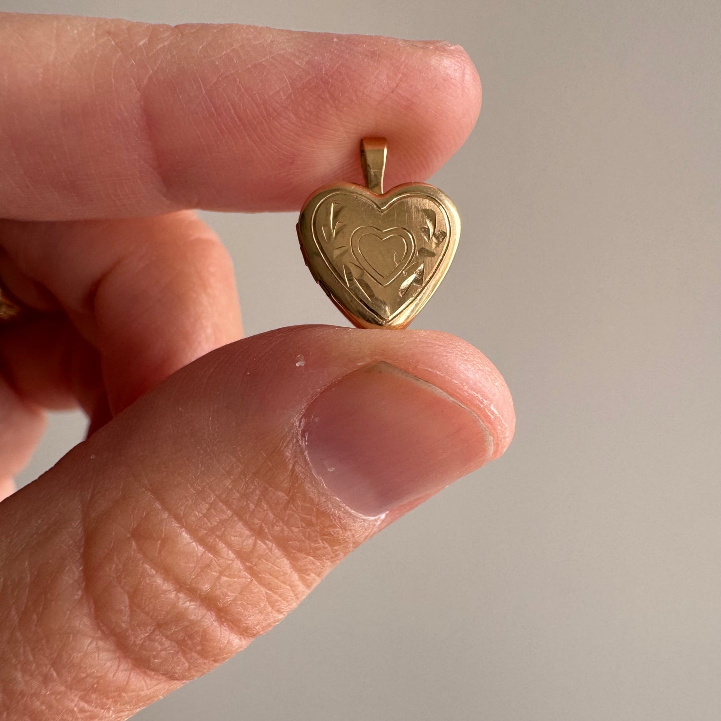 V I N T A G E // small heart big love / 14k tiny heart locket / a dainty pendant