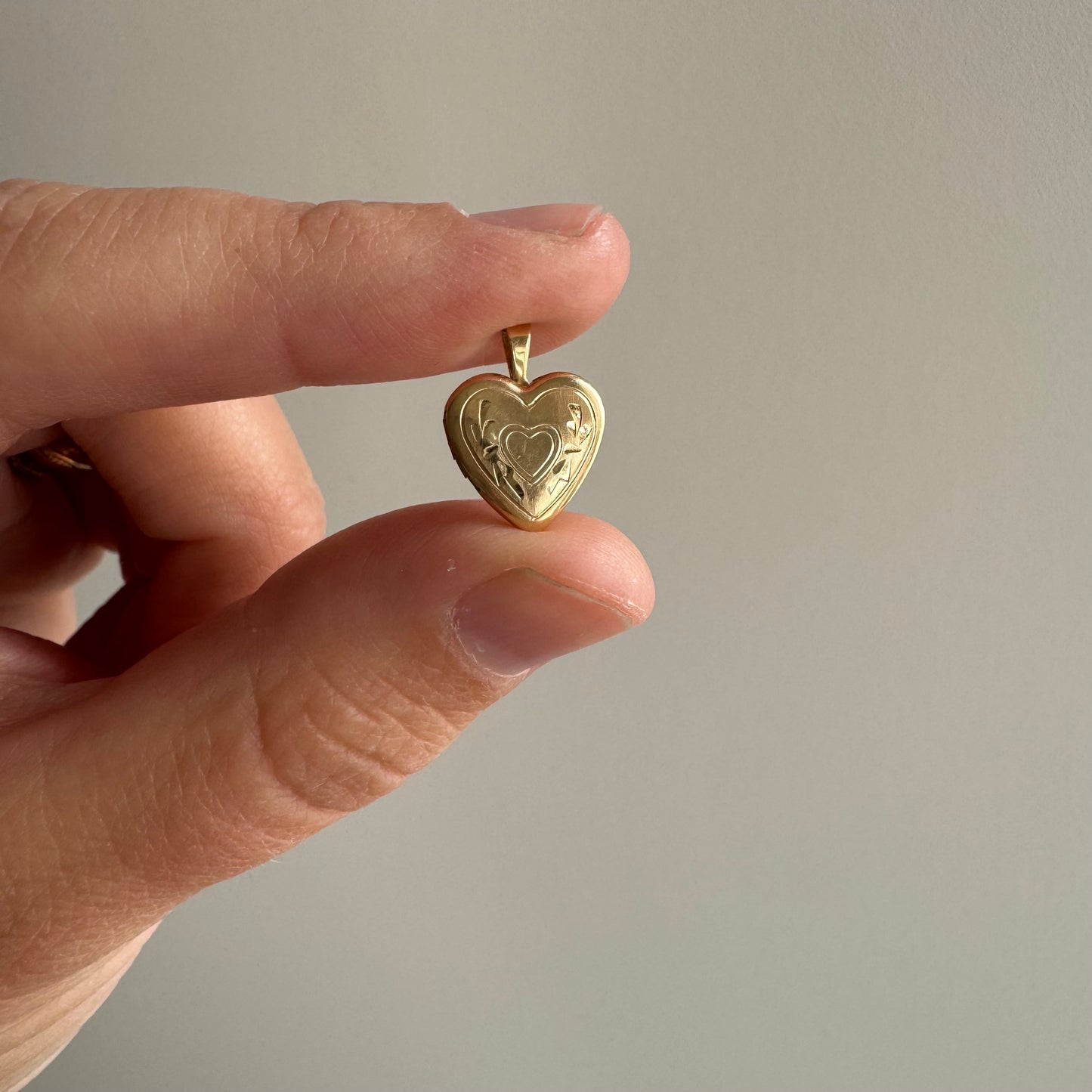 V I N T A G E // small heart big love / 14k tiny heart locket / a dainty pendant