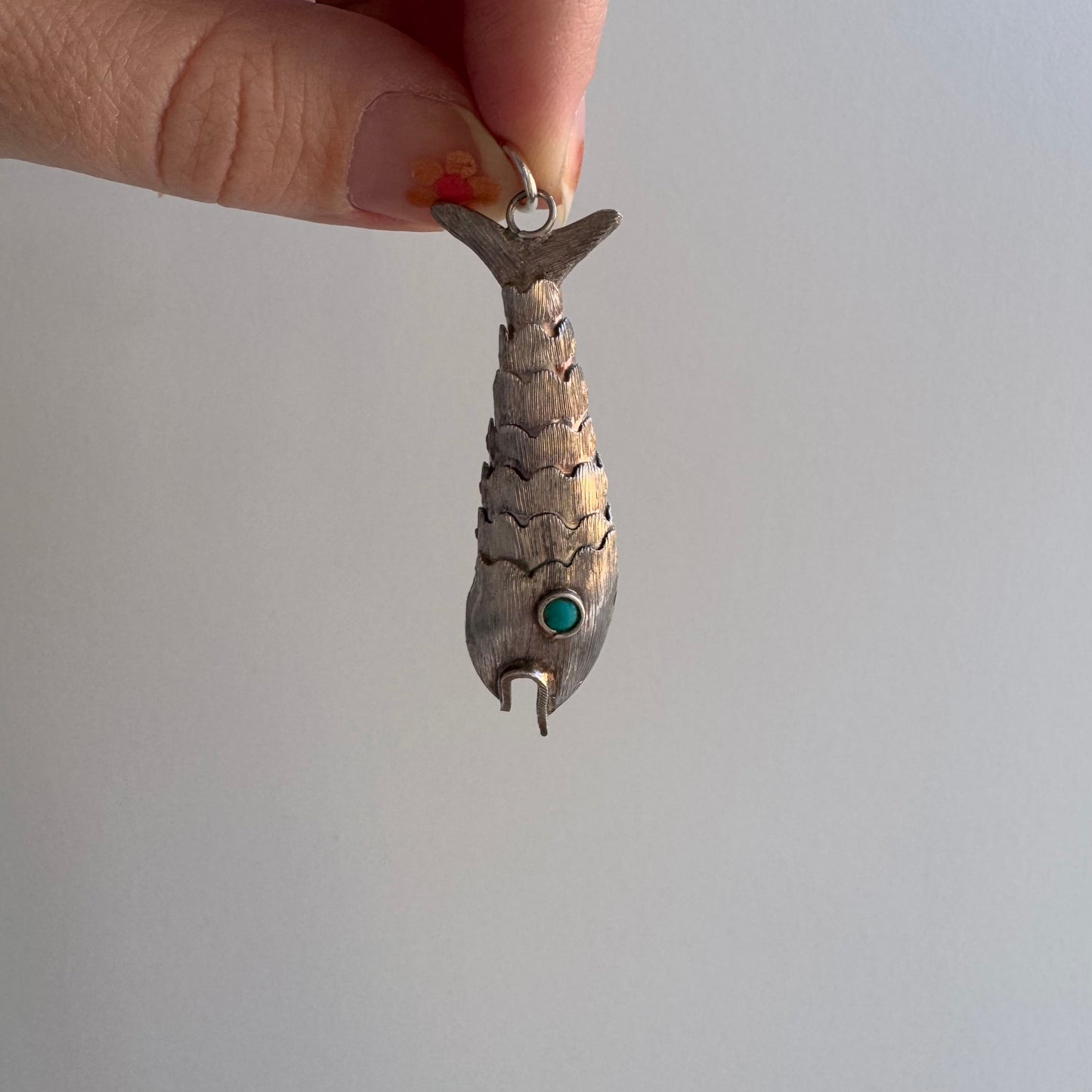 V I N T A G E // caught by the tail / sterling silver Taxco Mexico articulated wiggle fish / a pendant