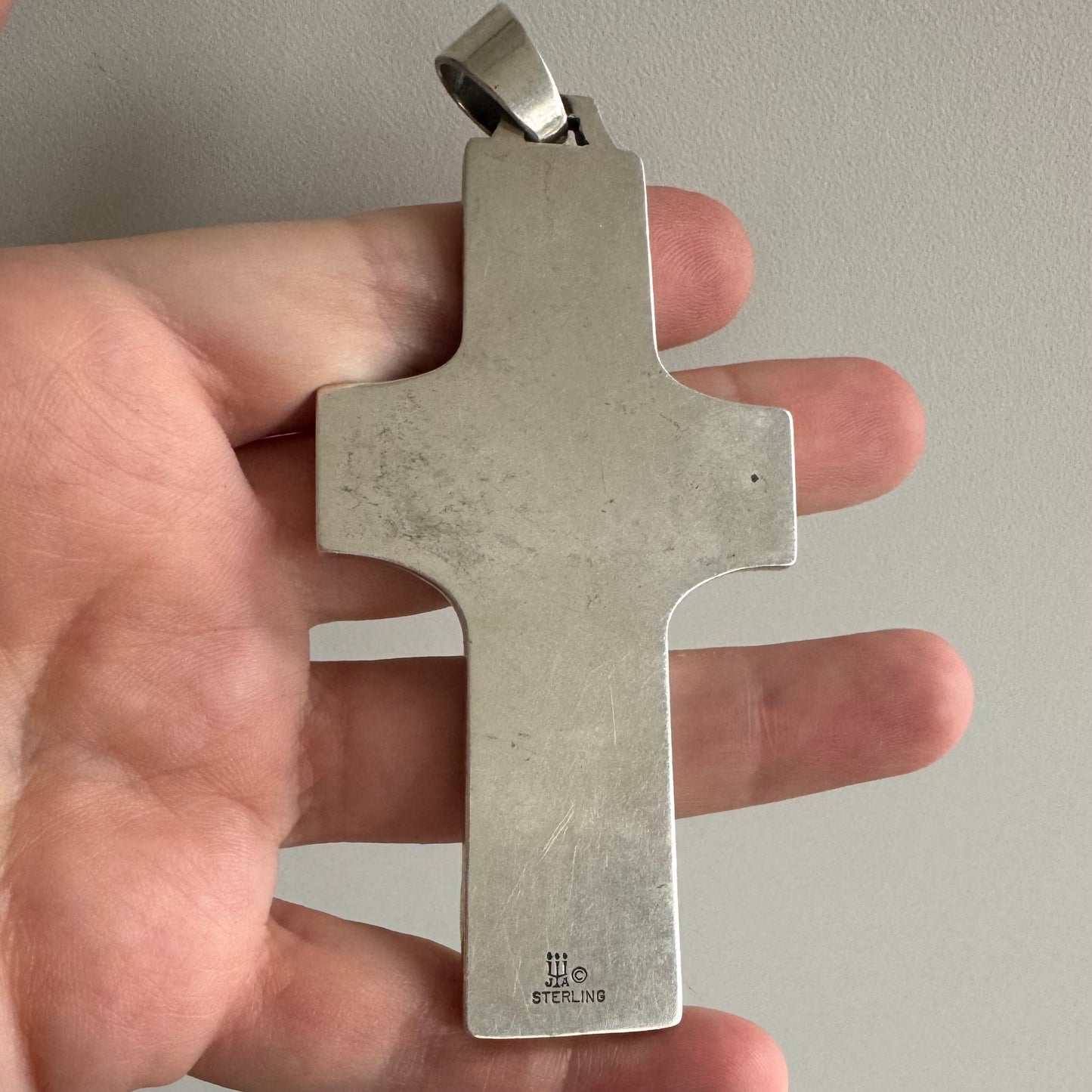 V I N T A G E // very good shephard / James Avery sterling silver very large cross / a pendant