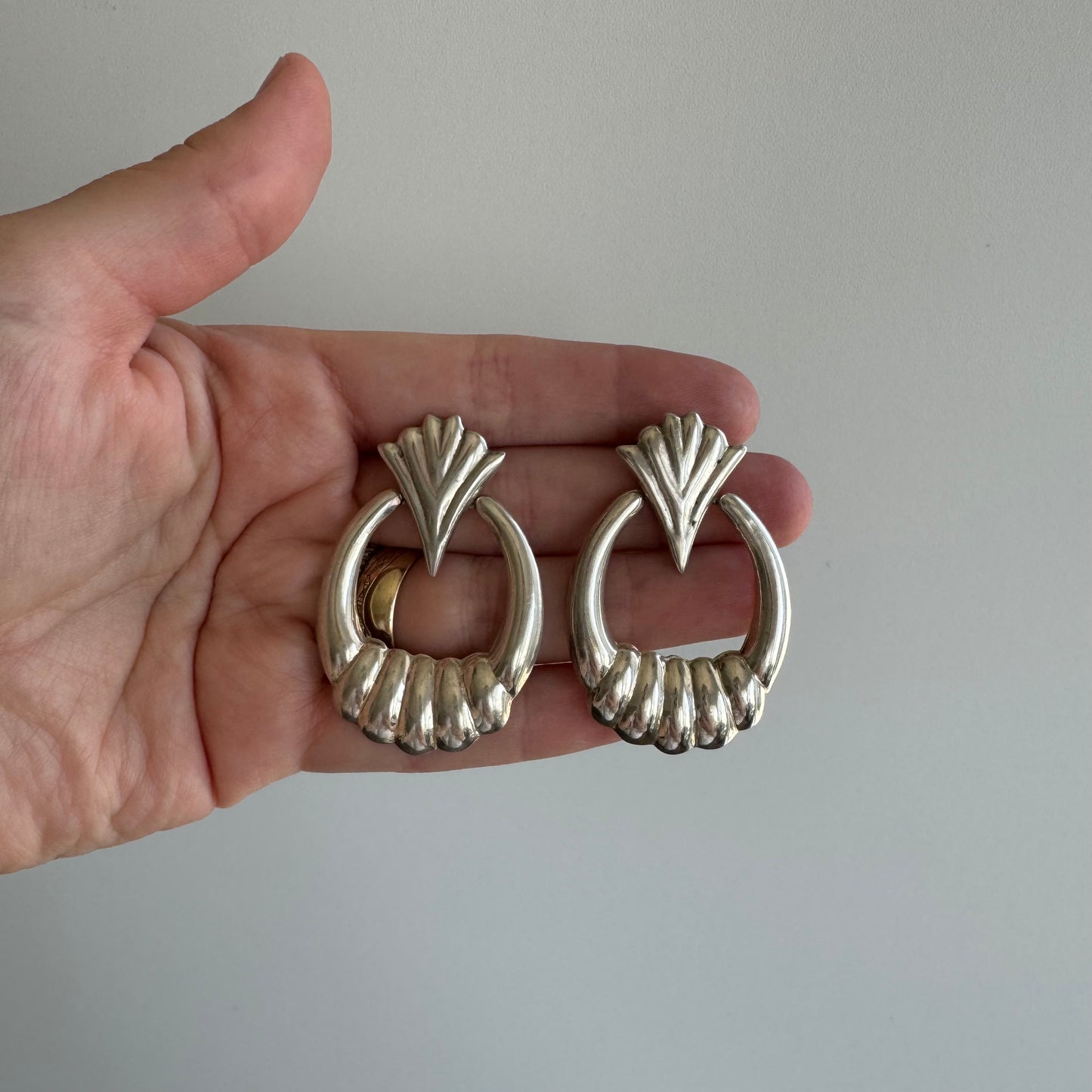 V I N T A G E // knock knock / sterling silver embossed door knocker / post dangle earrings