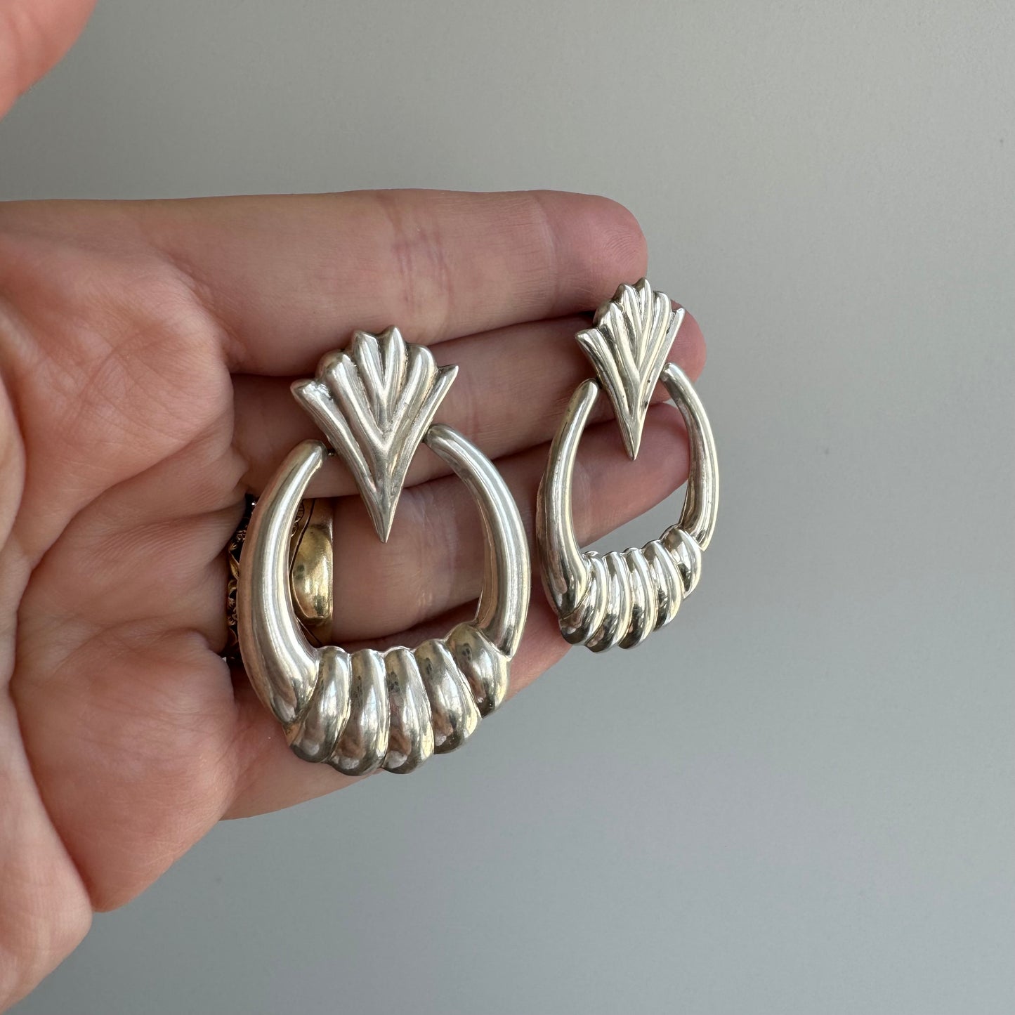 V I N T A G E // knock knock / sterling silver embossed door knocker / post dangle earrings