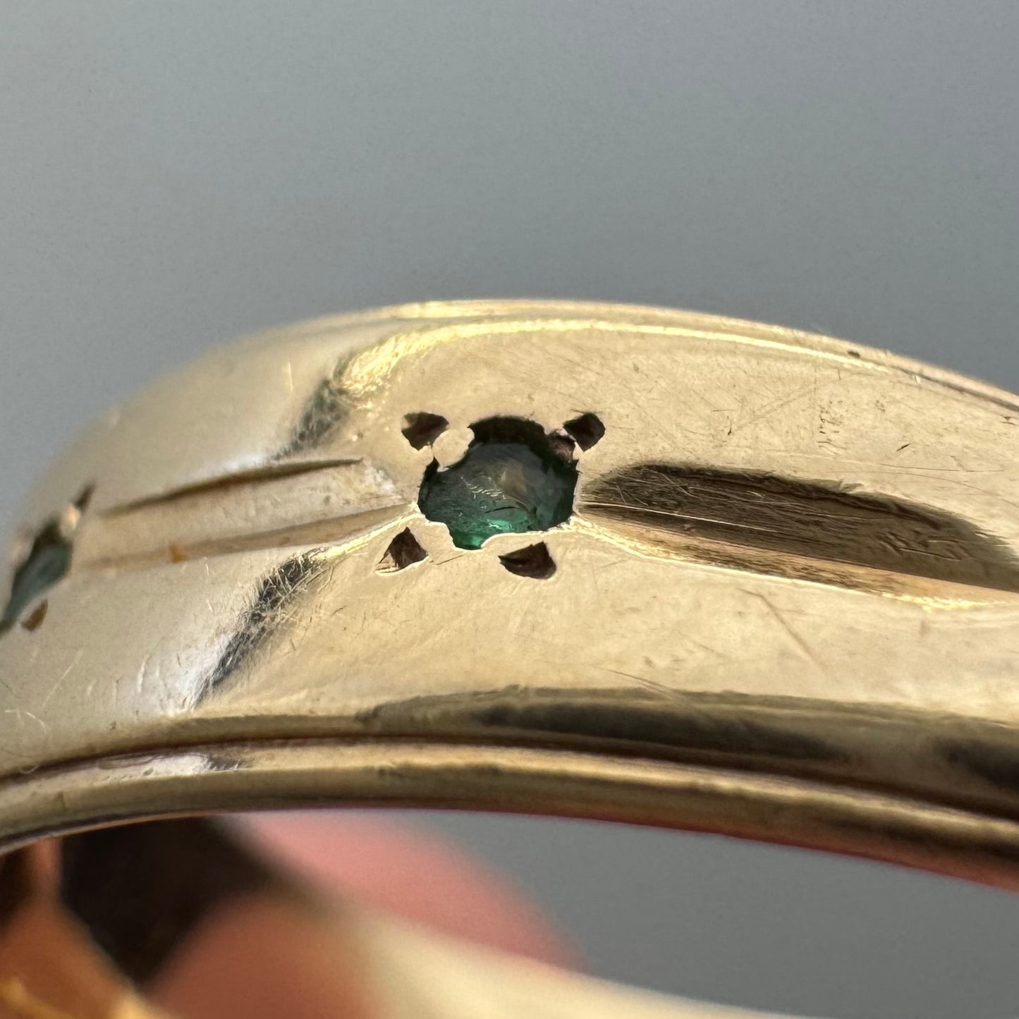 V I N T A G E // subtle stars / 14k and emerald trilogy half eternity tapered wide band / size ~7.25