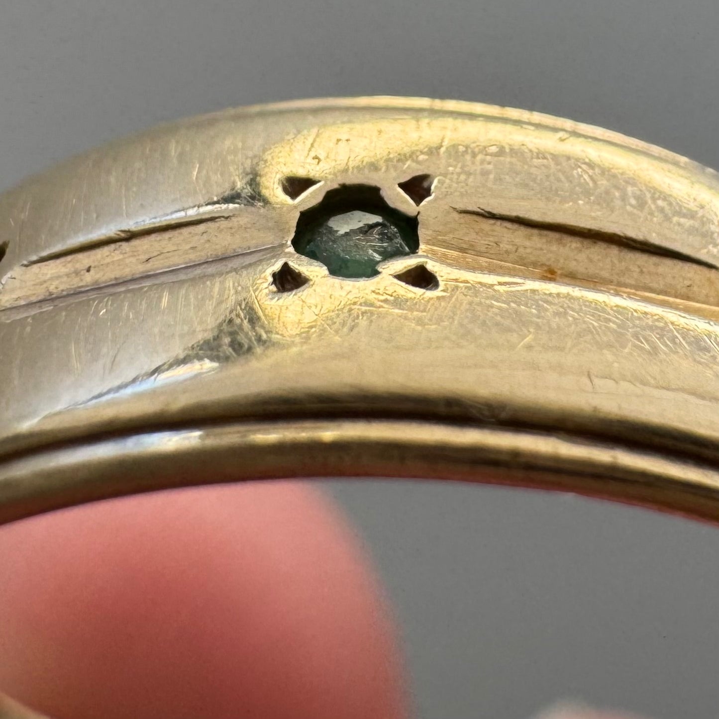 V I N T A G E // subtle stars / 14k and emerald trilogy half eternity tapered wide band / size ~7.25