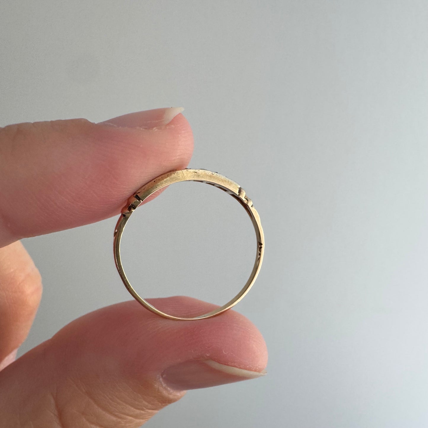 A N T I Q U E // diamonds in the rough / 10k bicolor commitment band with rough cut diamonds / size 6