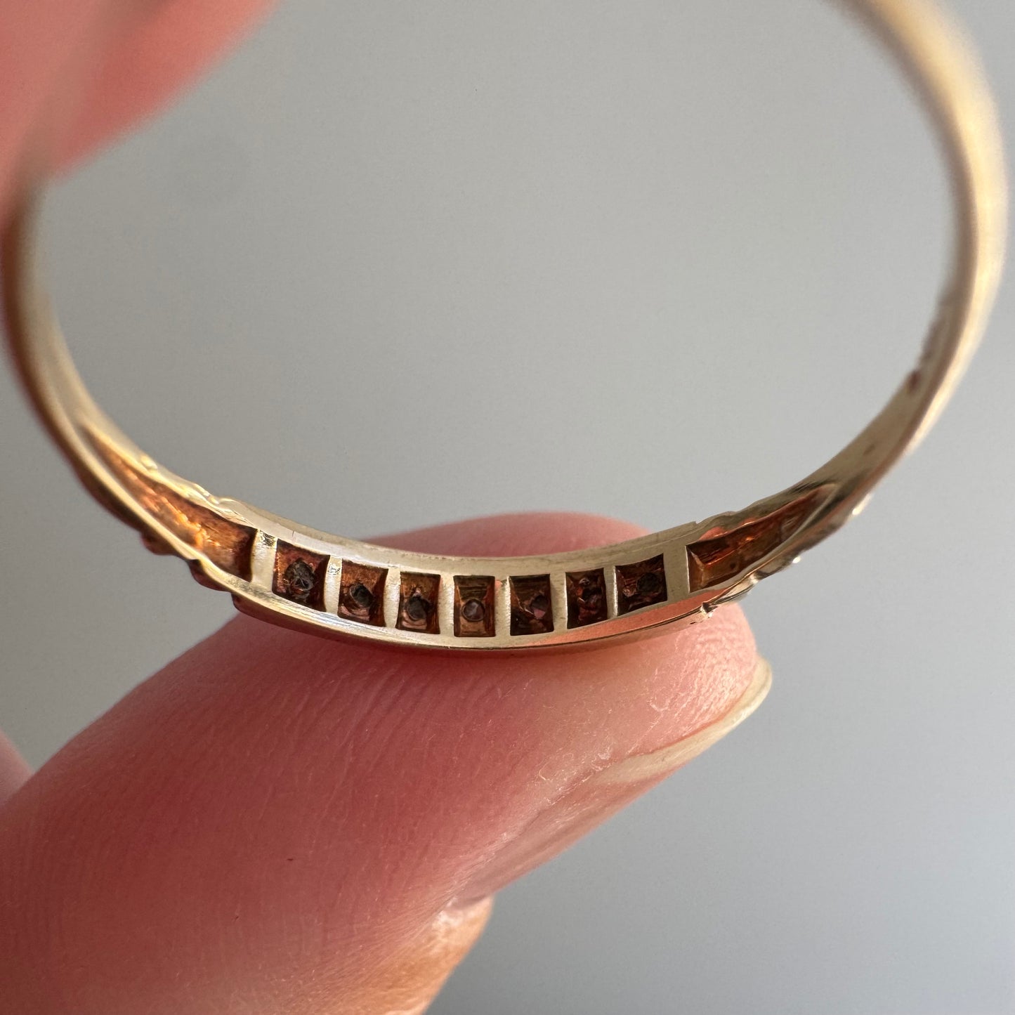 A N T I Q U E // diamonds in the rough / 10k bicolor commitment band with rough cut diamonds / size 6