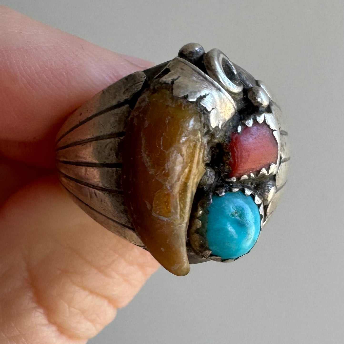 V I N T A G E // we choose the bear / sterling silver Navajo claw coral and turquoise ring / size 9.25