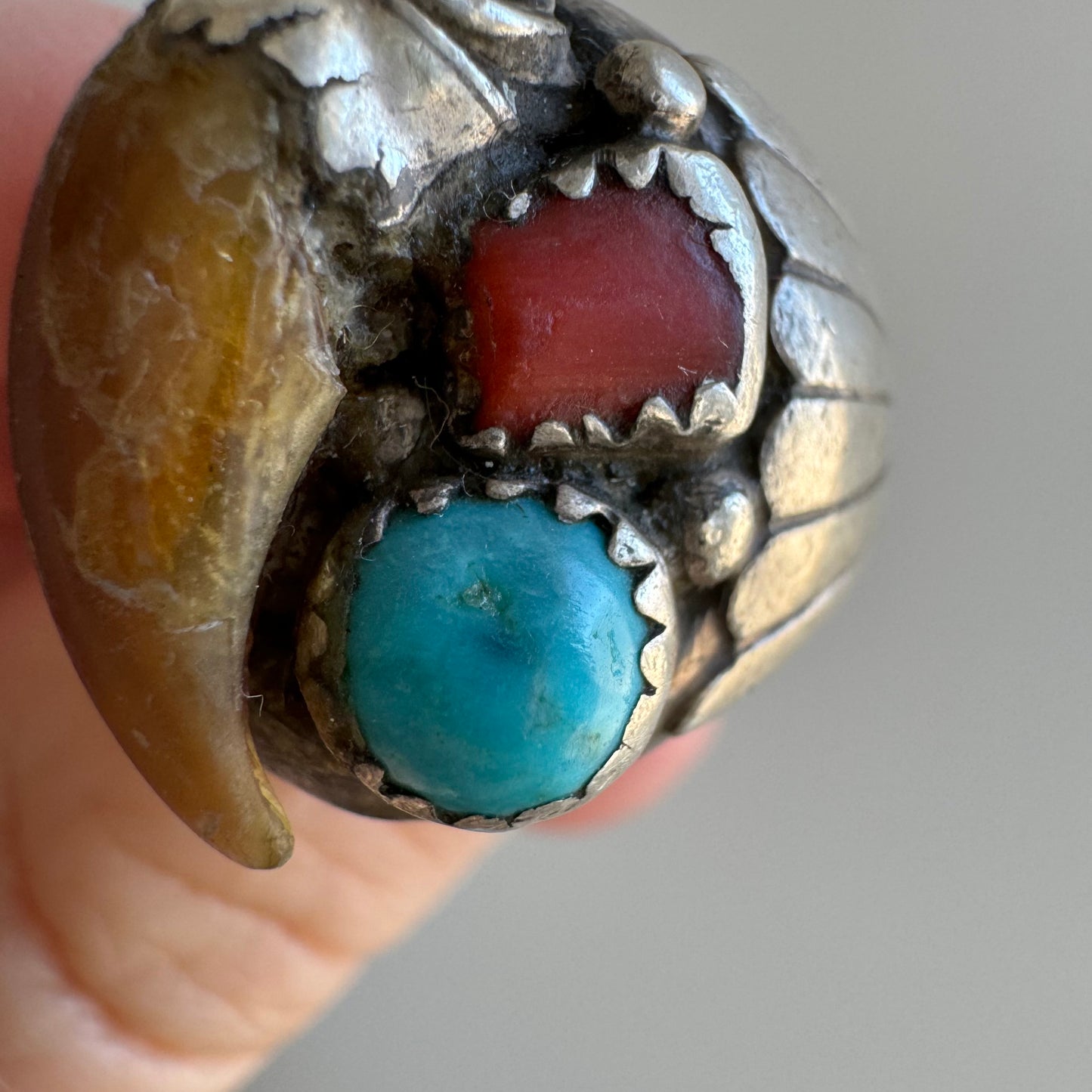 V I N T A G E // we choose the bear / sterling silver Navajo claw coral and turquoise ring / size 9.25