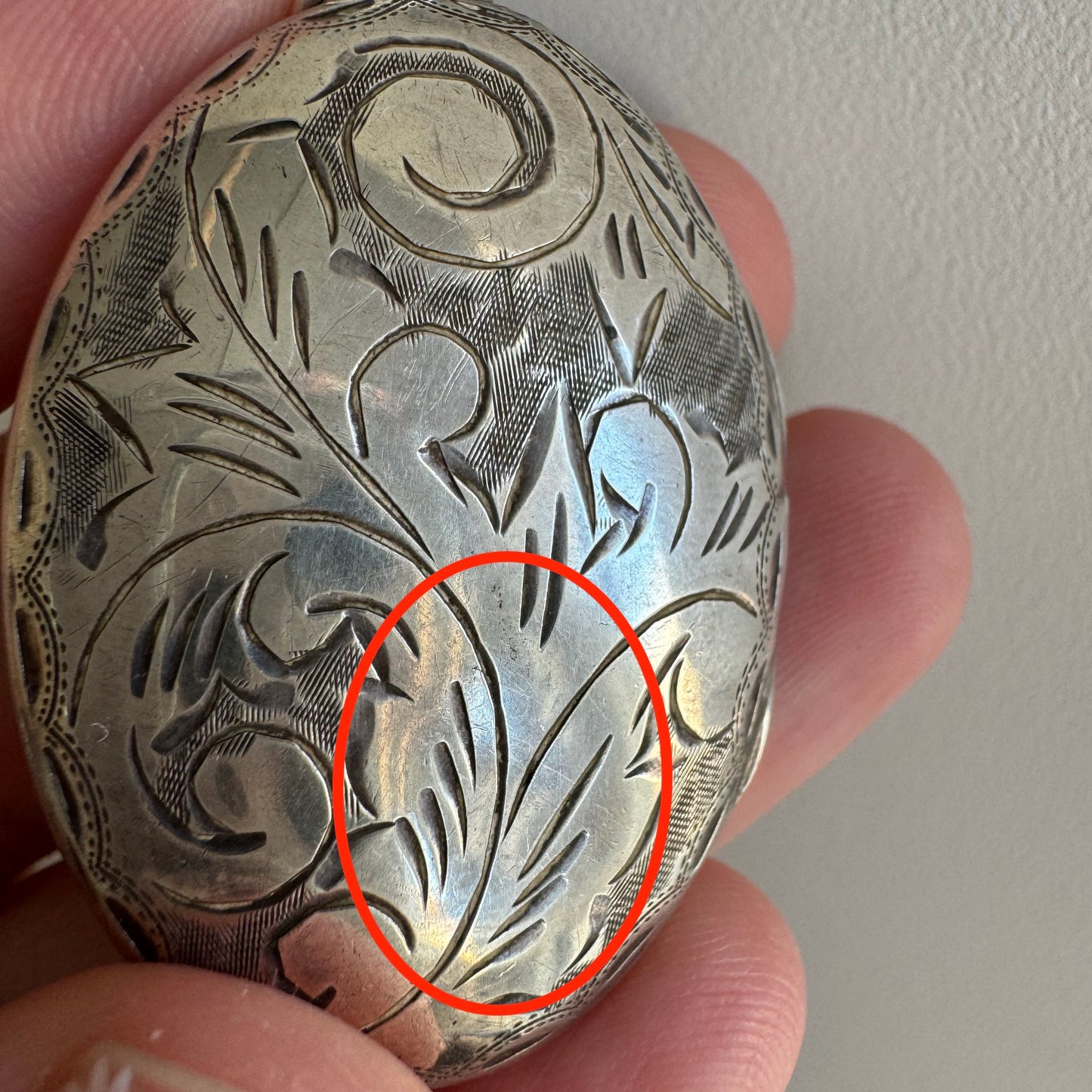 V I N T A G E // like an egg / sterling silver ornate engraved oval locket / a large pendant