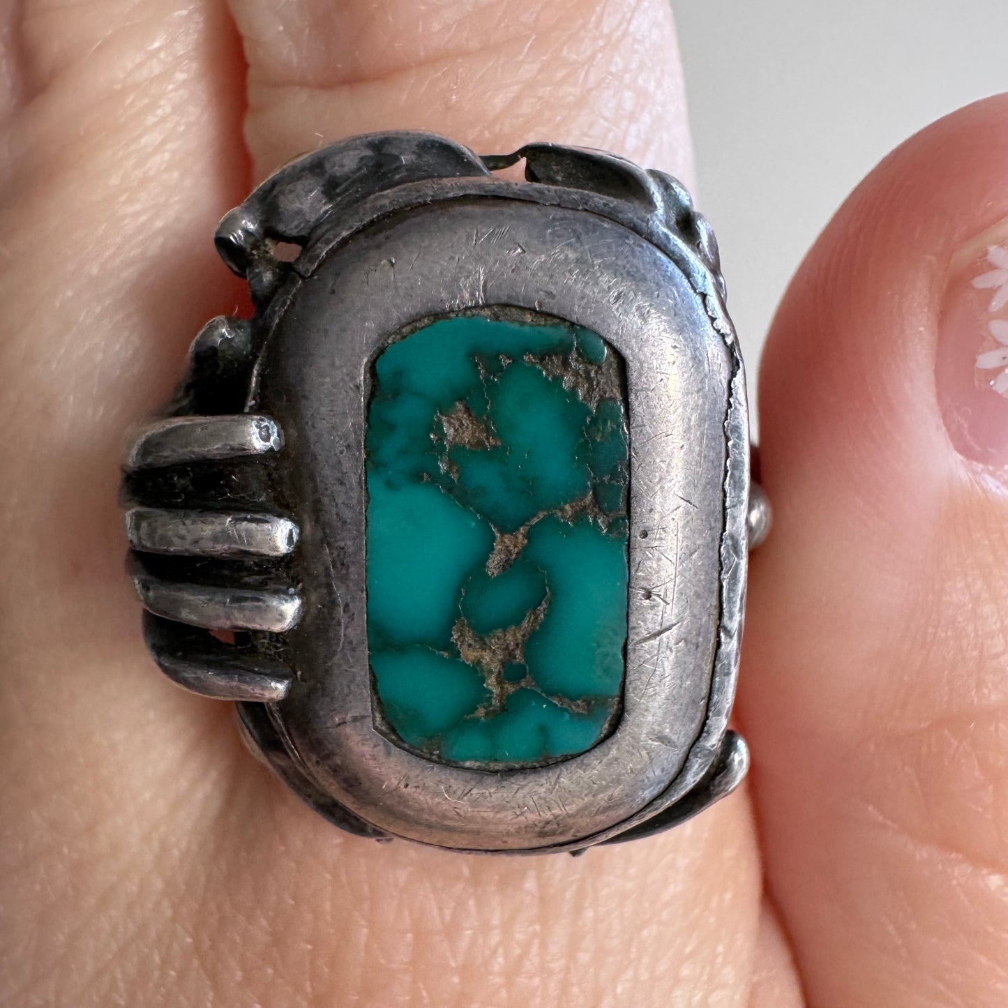 V I N T A G E // mano and magic / sterling silver arts and crafts turquoise and figural hand ring / size 7.75