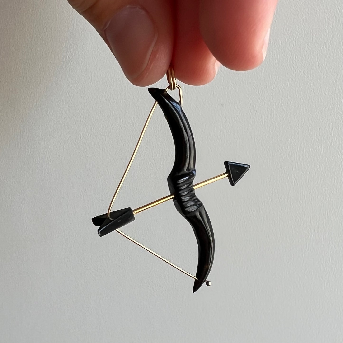 V I N T A G E // aim for it / 14k and black coral bow and arrow / a pendant